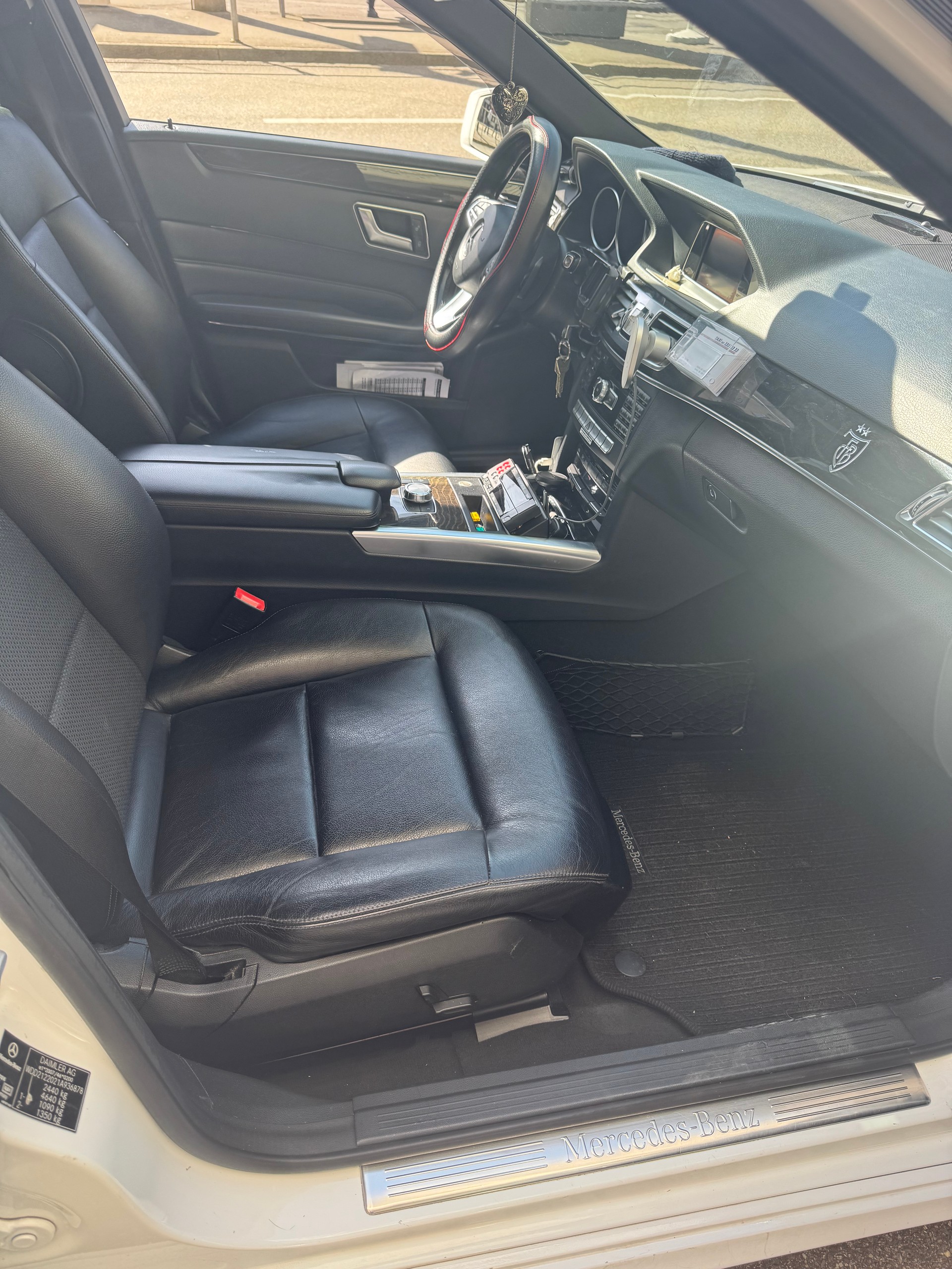 MERCEDES-BENZ E 220 CDI Avantgarde-image-6