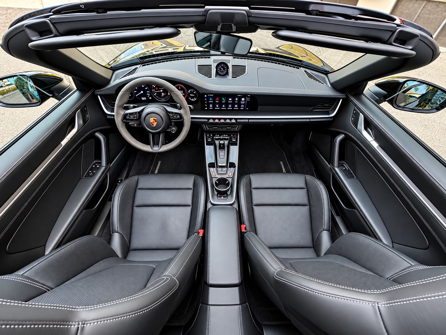 PORSCHE 911 Targa 4 GTS-image-7