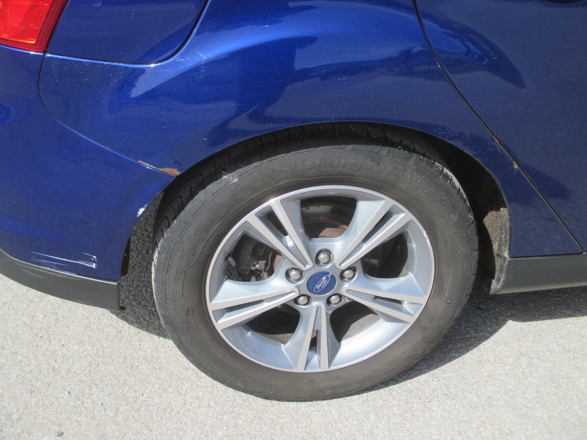 FORD Focus 1.0 SCTi Titanium-image-6