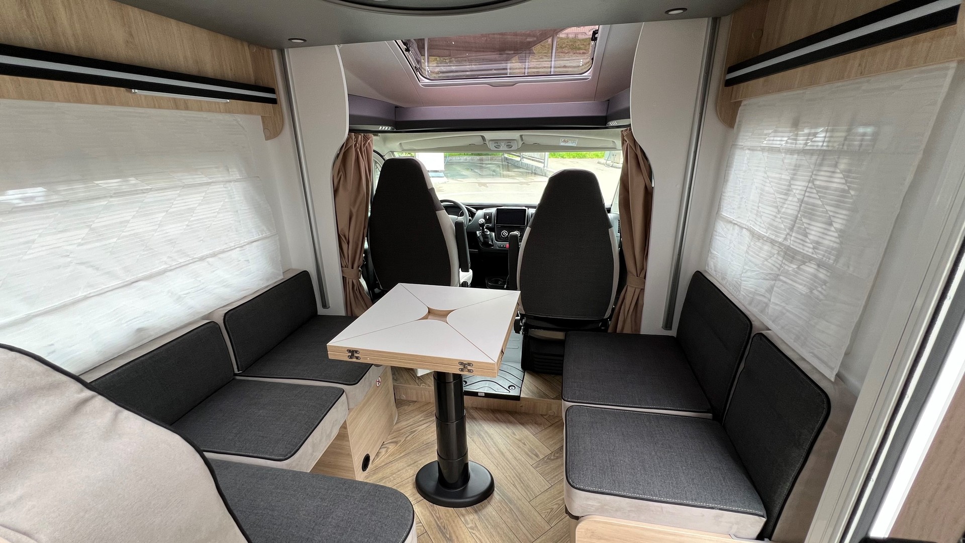 CHALLENGER 384 Etape Edition-image-4