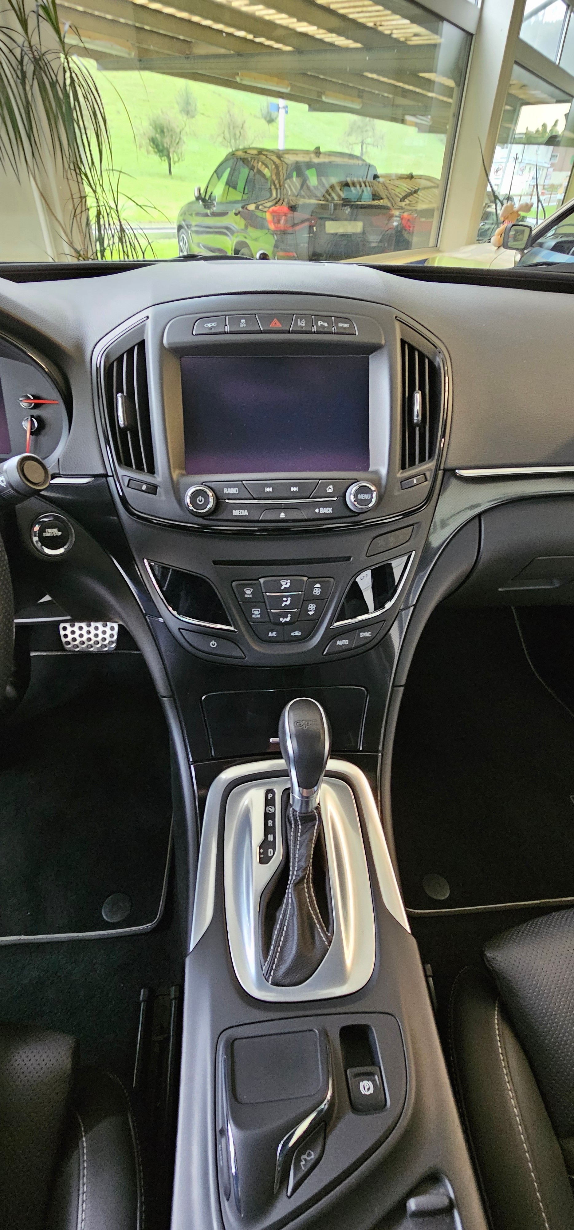 OPEL Insignia 2.8 Turbo OPC 4WD Automatic-image-14