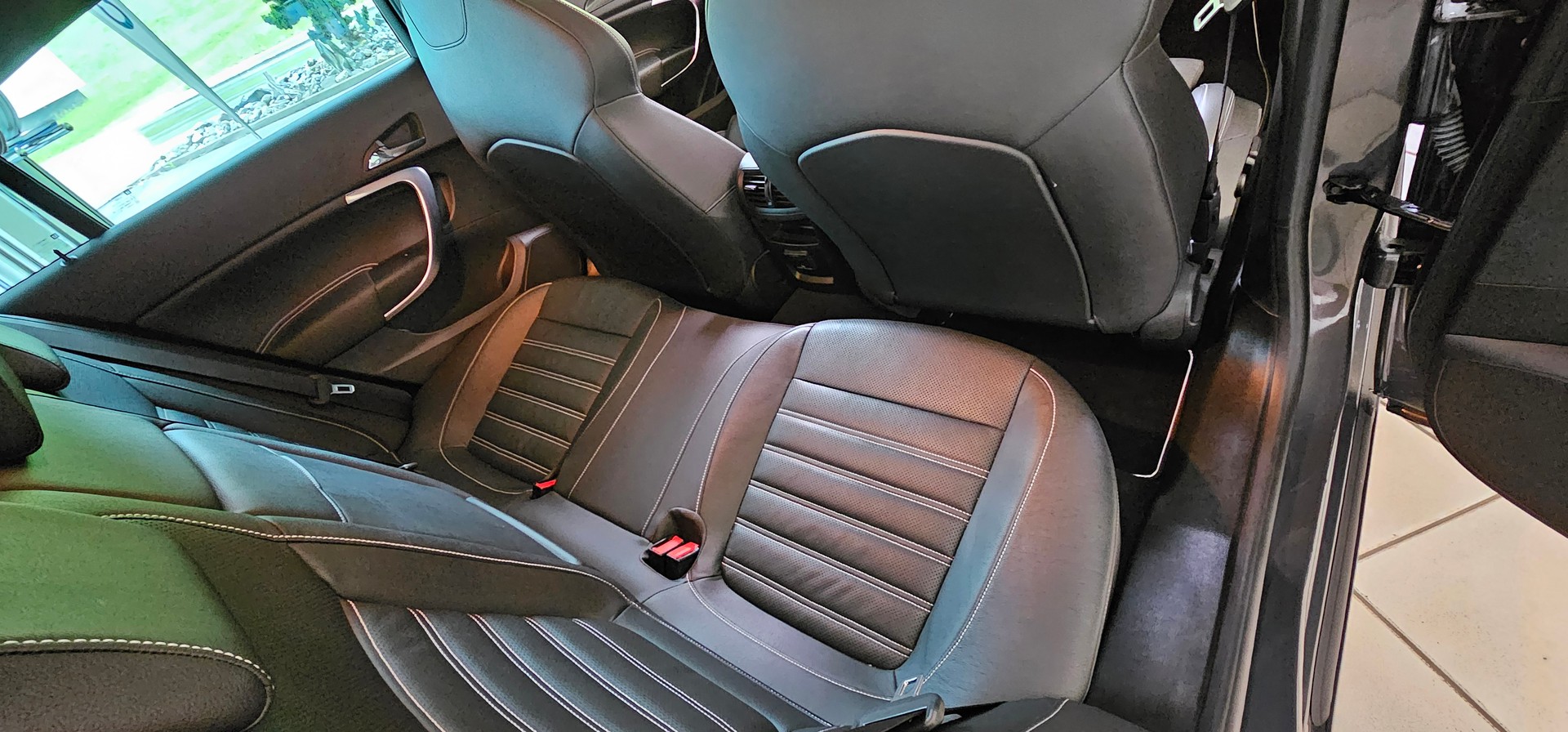 OPEL Insignia 2.8 Turbo OPC 4WD Automatic-image-9