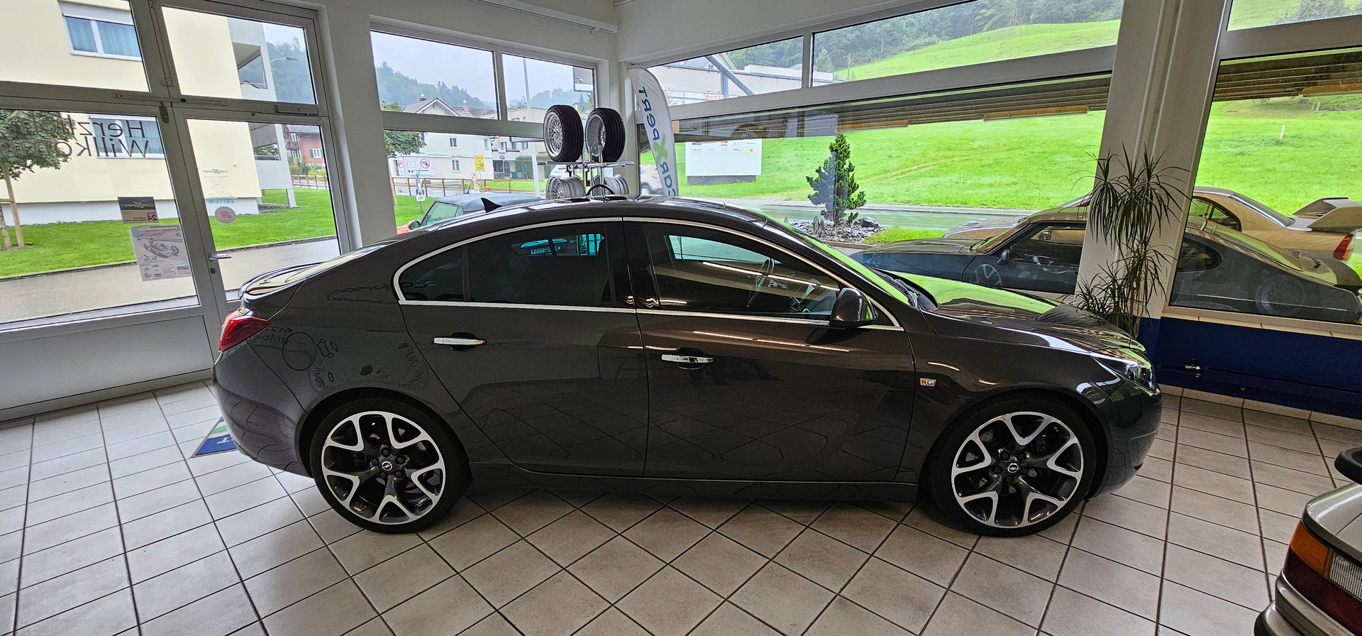 OPEL Insignia 2.8 Turbo OPC 4WD Automatic-image-4