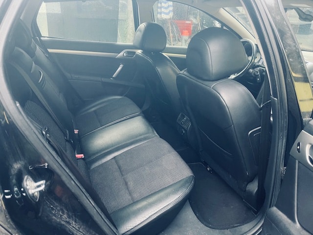 PEUGEOT 407 SW 2.0 HDI Confort Automatic-image-12