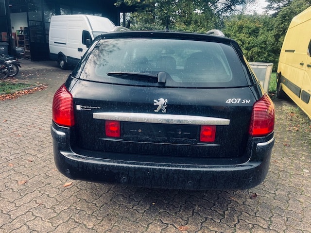 PEUGEOT 407 SW 2.0 HDI Confort Automatic-image-1
