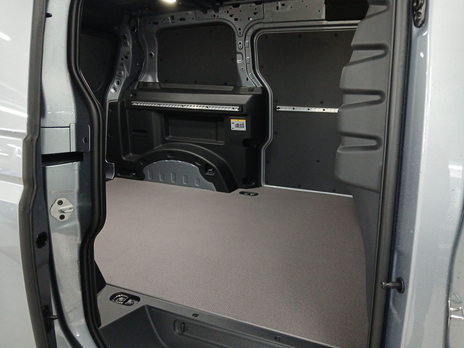 VW ID. Buzz Cargo Pro-image-11