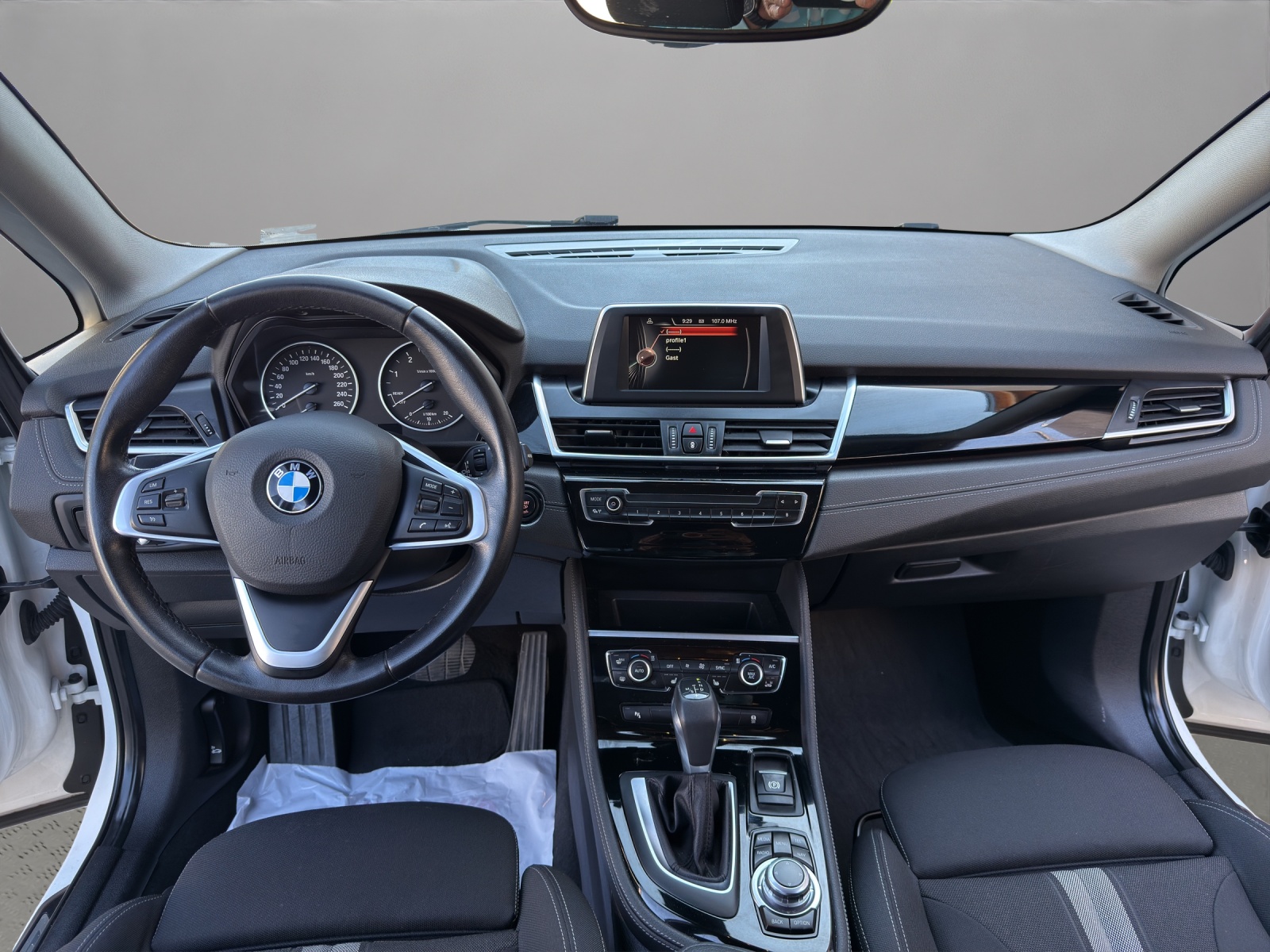 BMW 218d Gran Tourer Steptronic-image-13