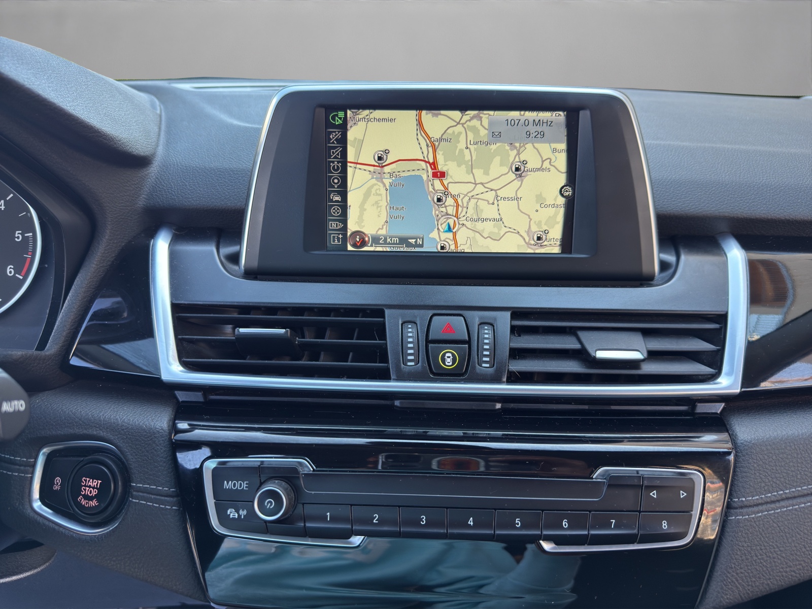 BMW 218d Gran Tourer Steptronic-image-14