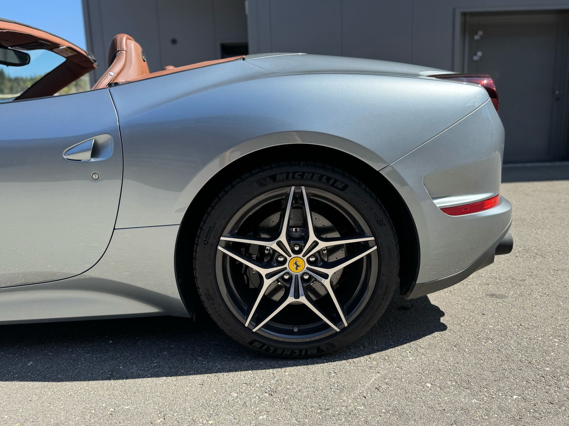 FERRARI California 3.9 V8 T-image-6