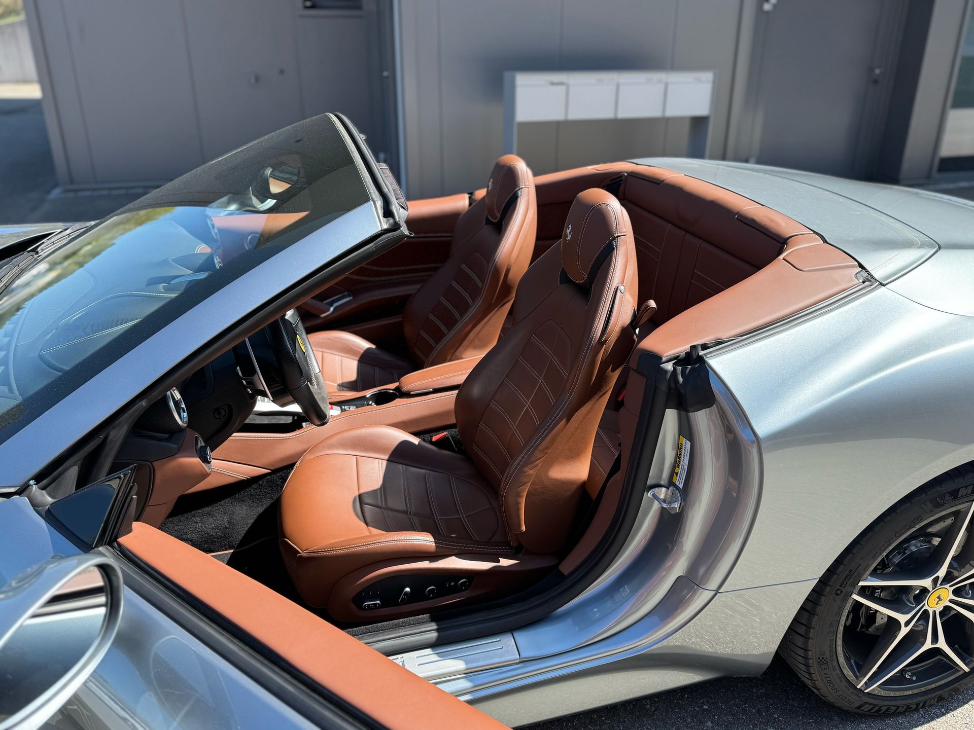 FERRARI California 3.9 V8 T-image-8