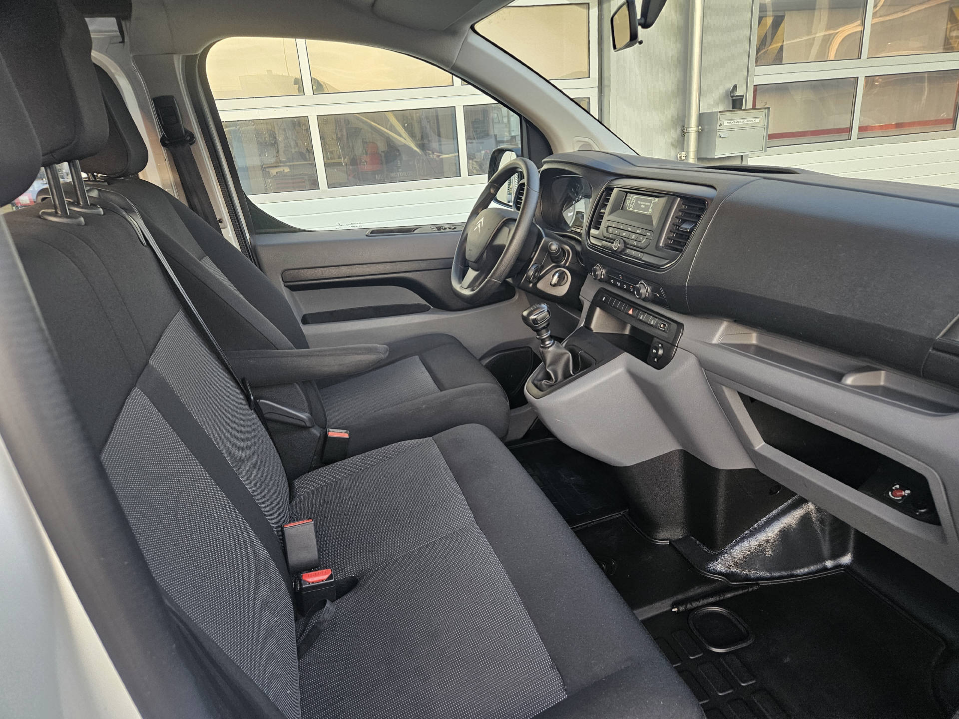 CITROEN Jumpy DKaw. M vertieft var. 1.5 BlueHDi 120 Swiss Edition S/S * 6- Plätzer * Klima * Tempomat *-image-12