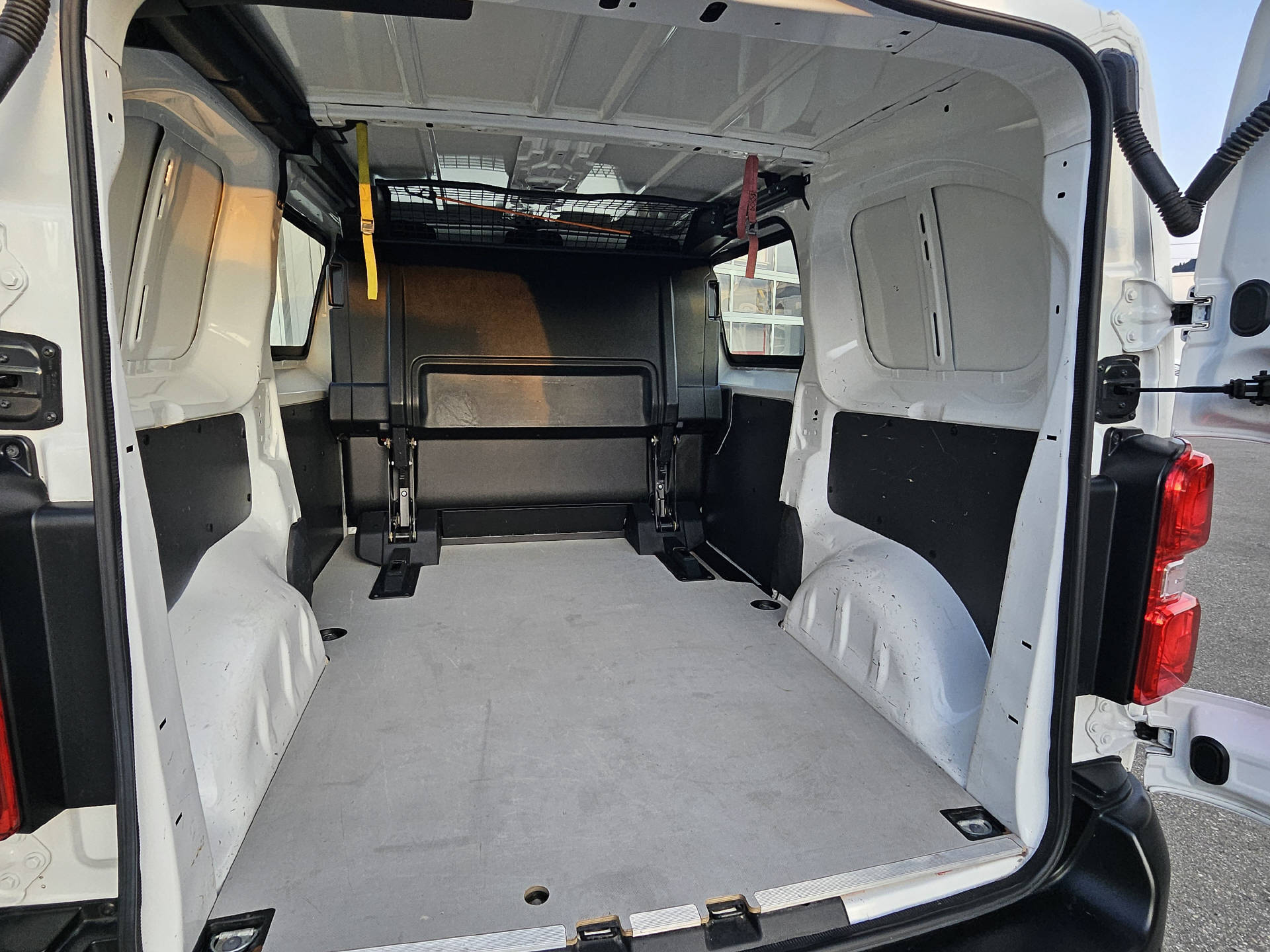 CITROEN Jumpy DKaw. M vertieft var. 1.5 BlueHDi 120 Swiss Edition S/S * 6- Plätzer * Klima * Tempomat *-image-6
