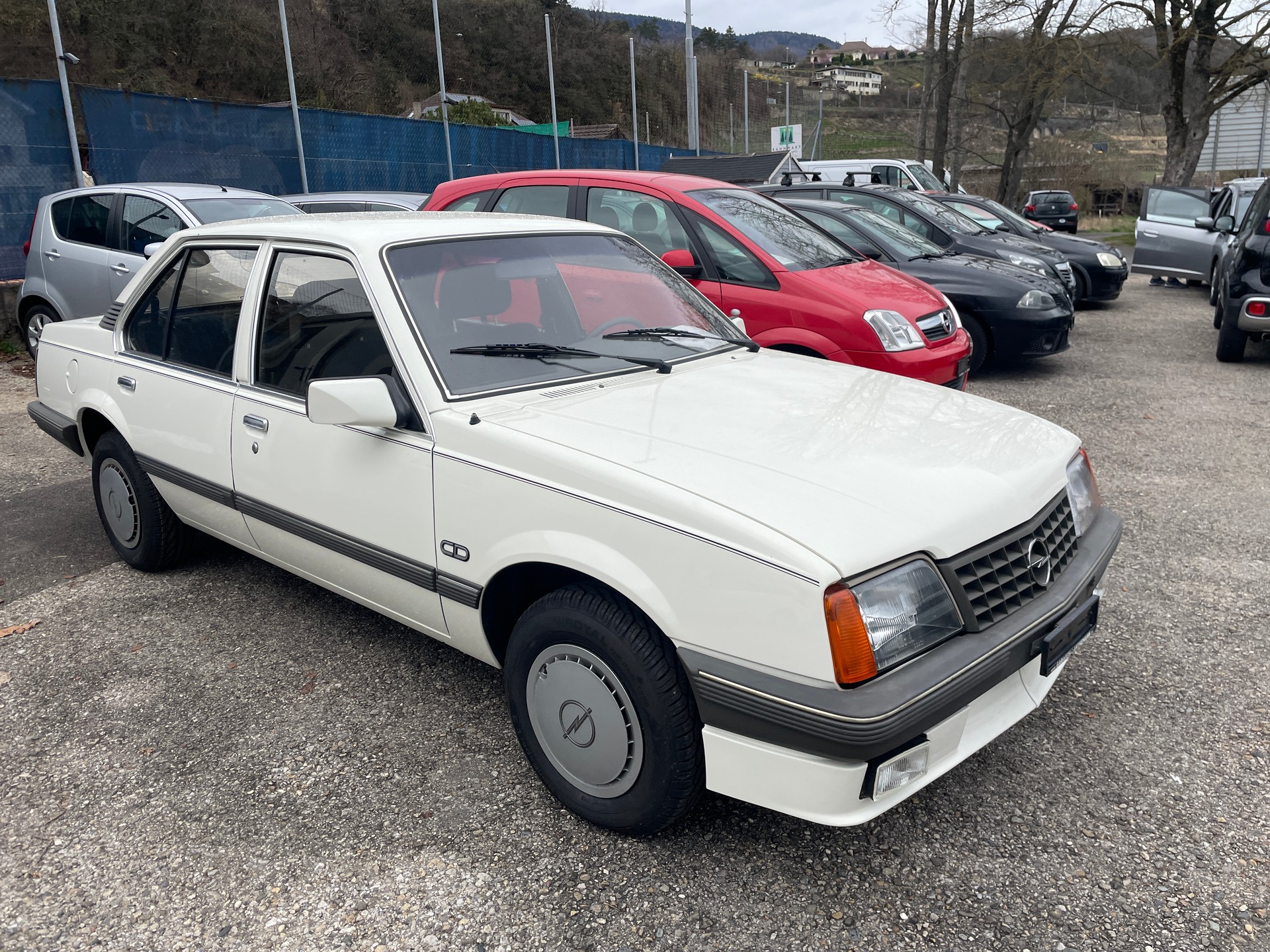 OPEL Ascona 1800 E CD-image-11
