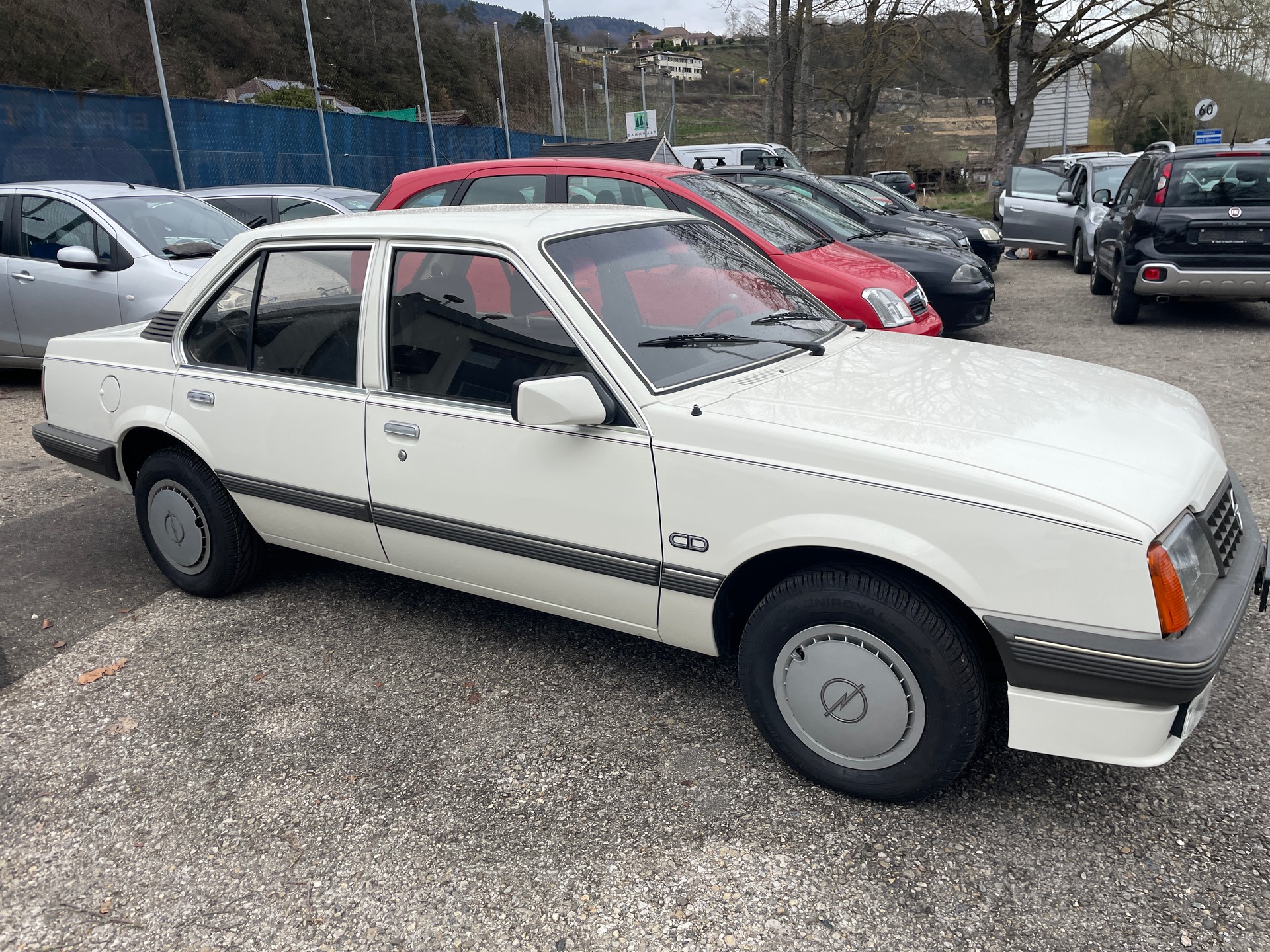 OPEL Ascona 1800 E CD-image-10