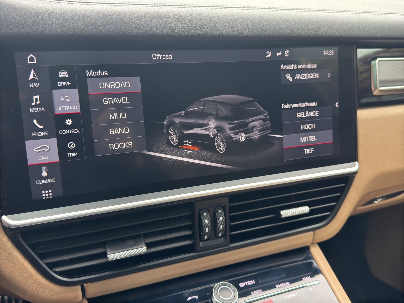 PORSCHE Cayenne Turbo-image-13