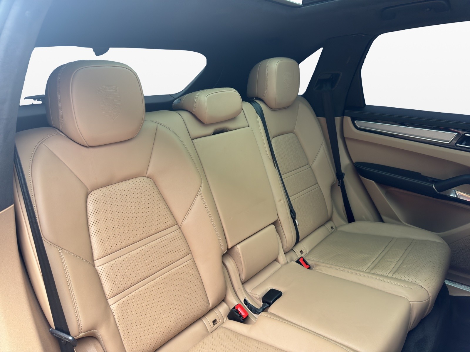 PORSCHE Cayenne Turbo-image-18