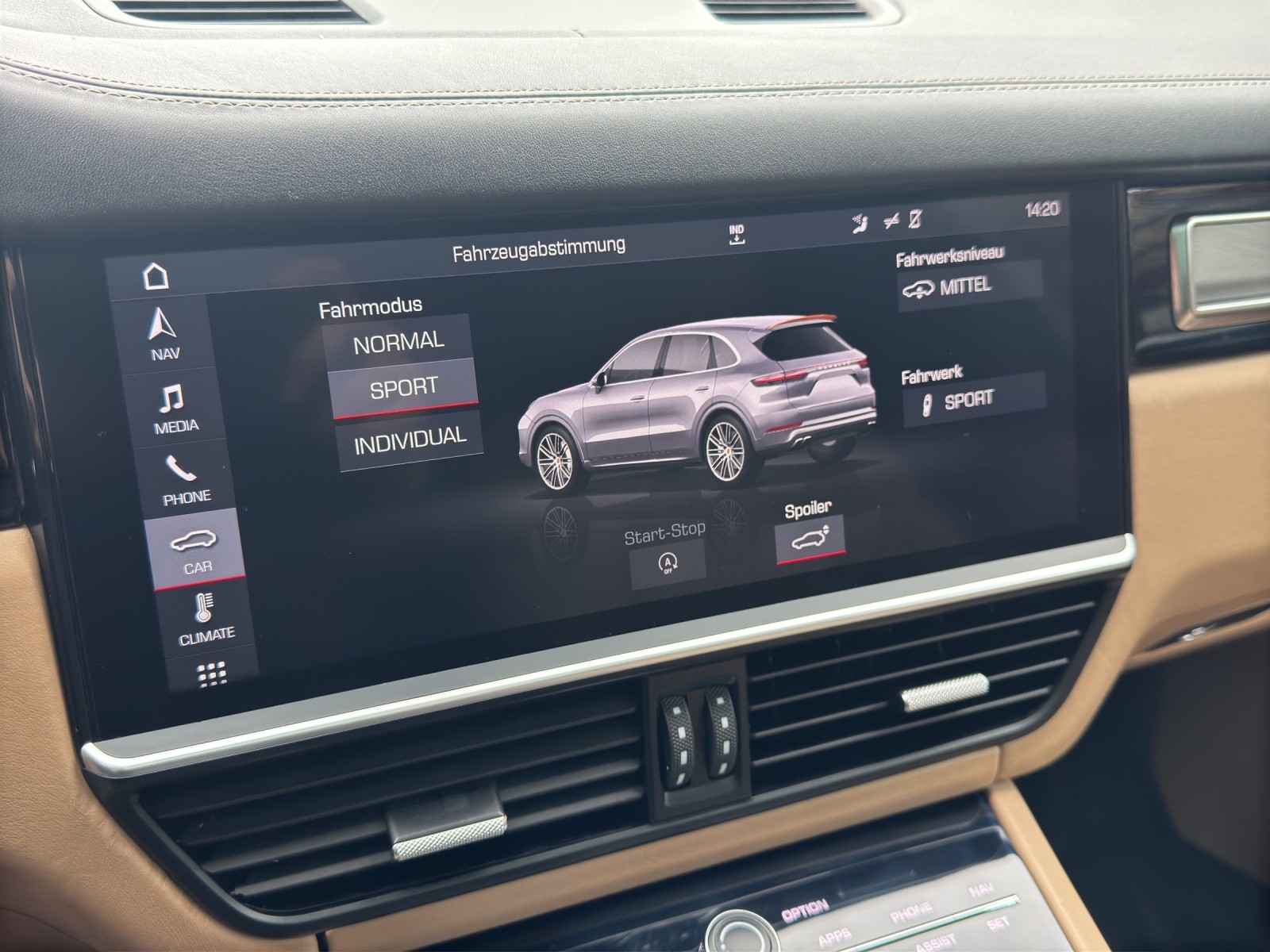 PORSCHE Cayenne Turbo-image-12