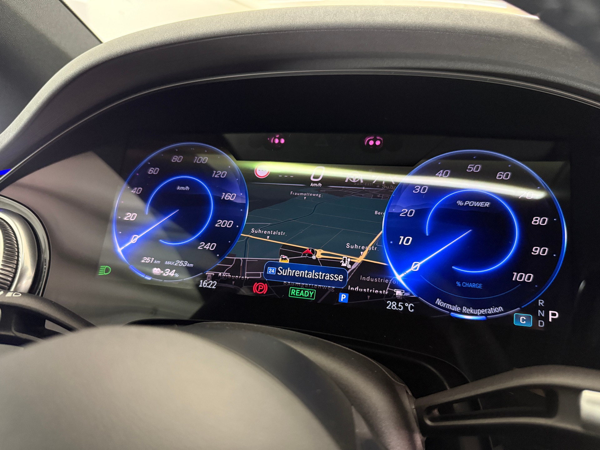 MERCEDES-BENZ EQS 450 4MATIC Executive Edition-image-14