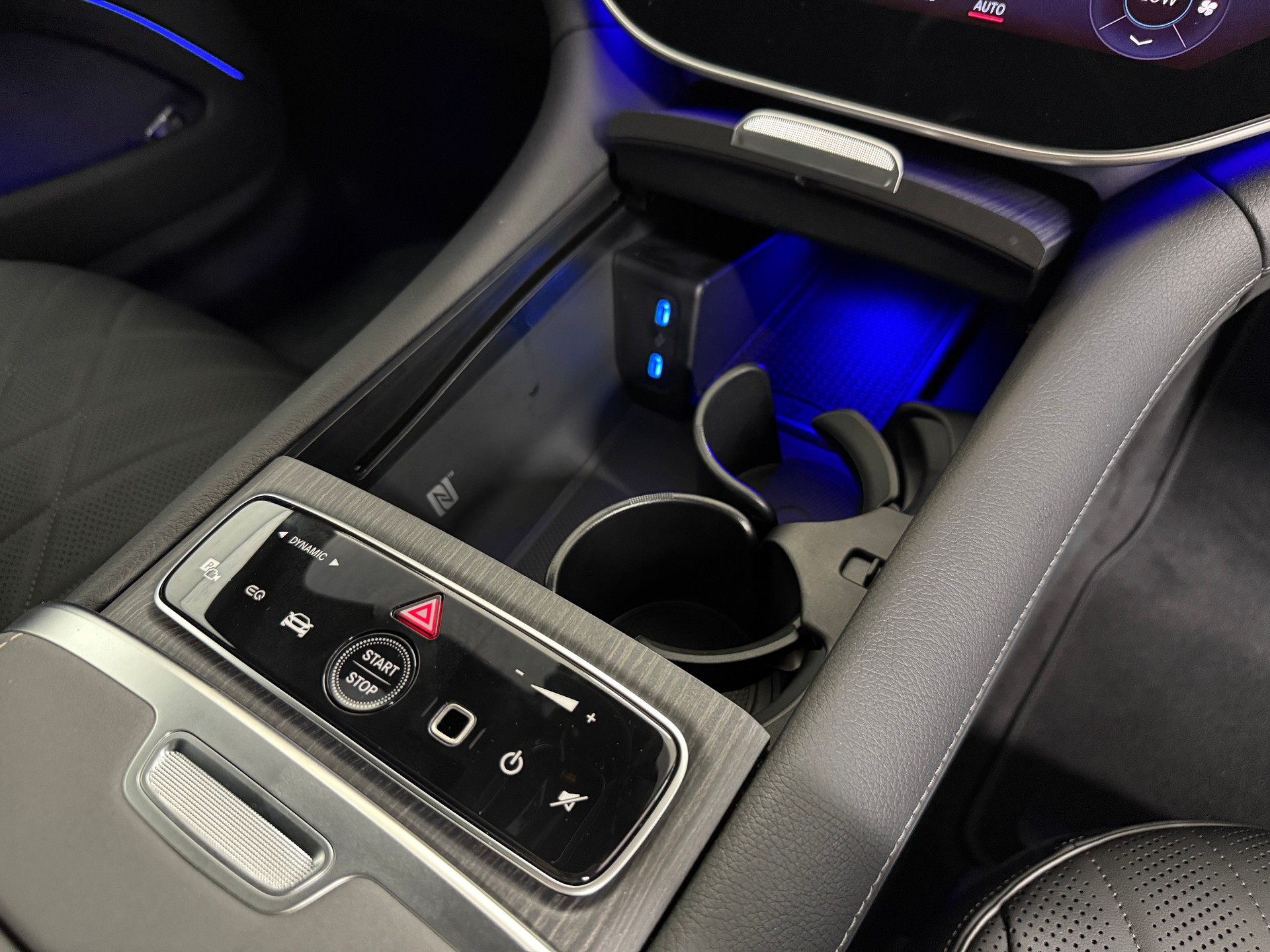 MERCEDES-BENZ EQS 450 4MATIC Executive Edition-image-13