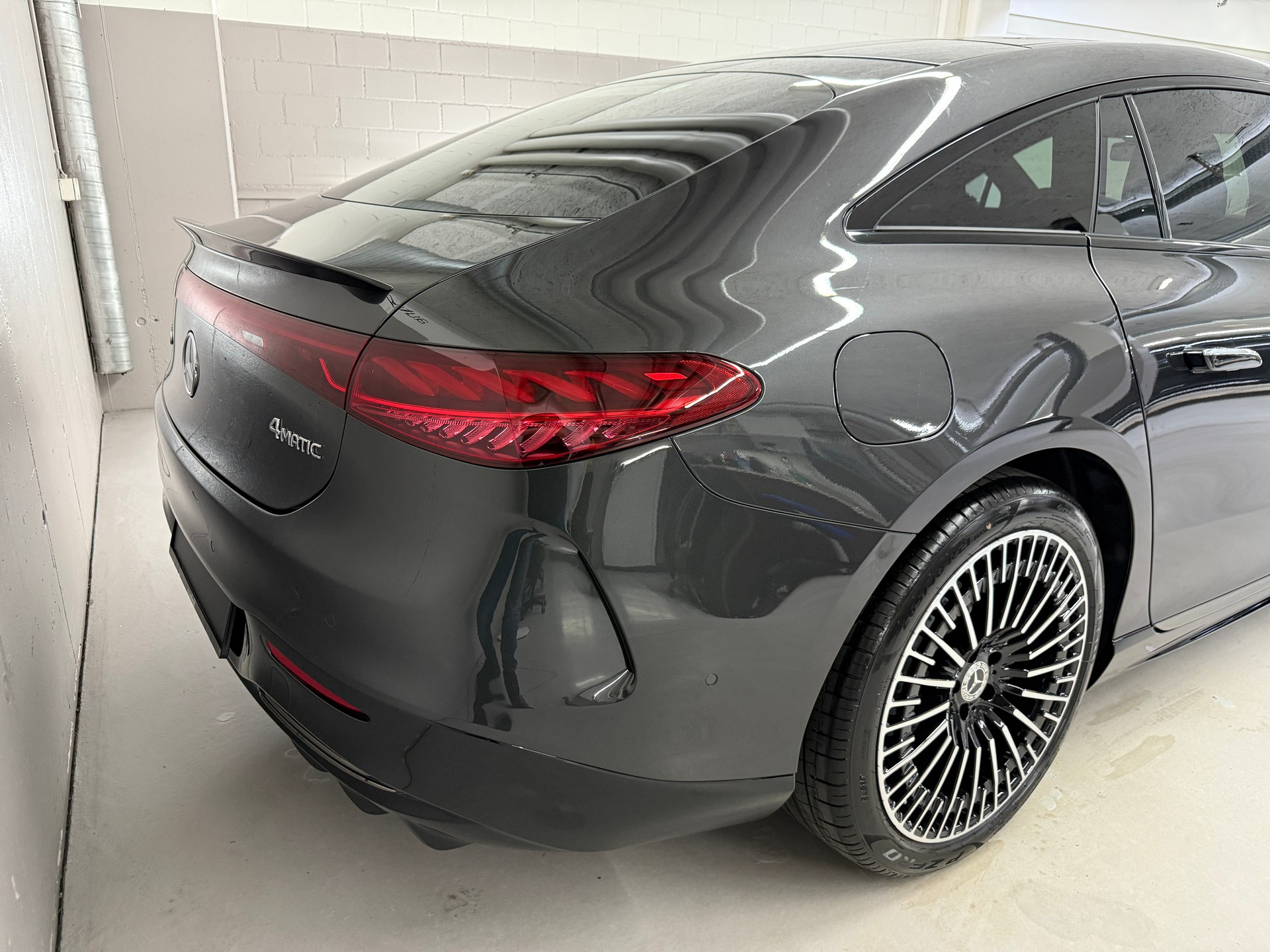 MERCEDES-BENZ EQS 450 4MATIC Executive Edition-image-5