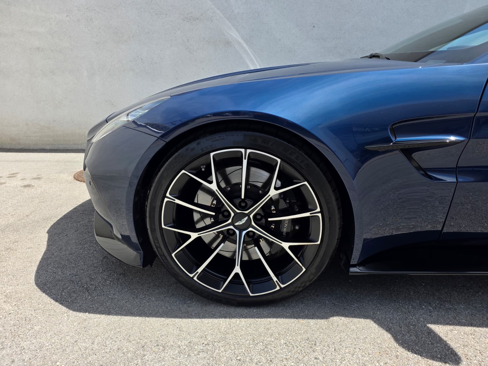 ASTON MARTIN V8 Vantage 4.0 Coupé MY25-image-10