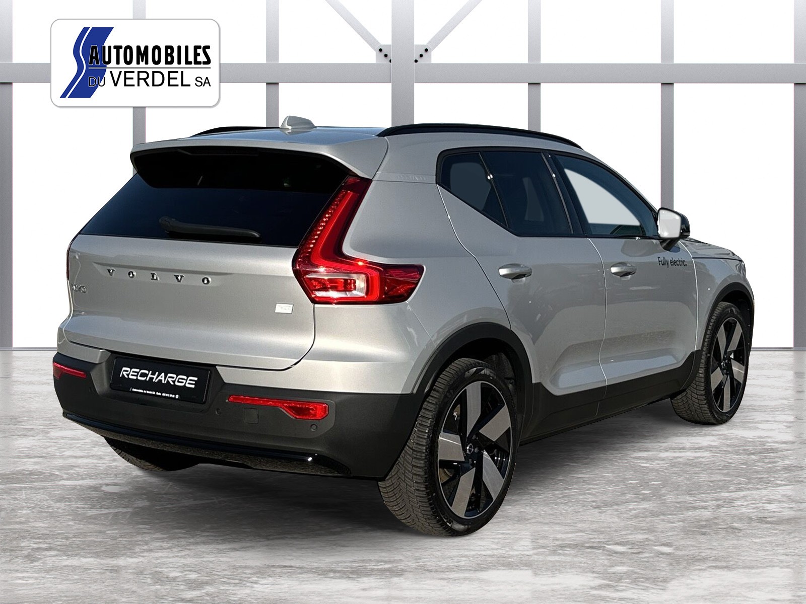 VOLVO XC40 E80 Twin Plus AWD-image-4