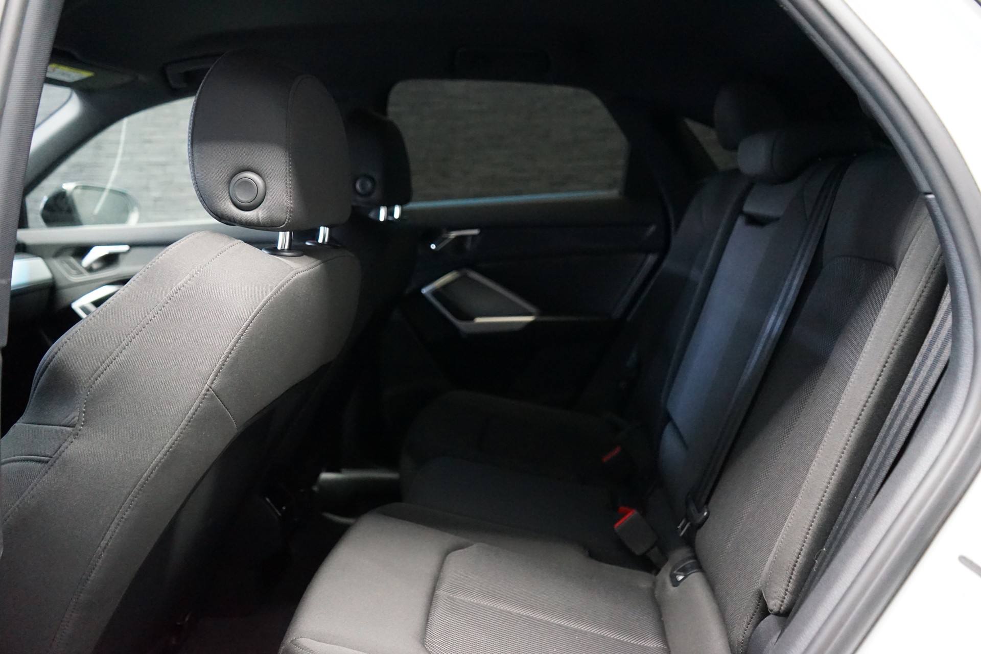 AUDI Q3 Sportback 35 TFSI S line Attraction S-tronic-image-17