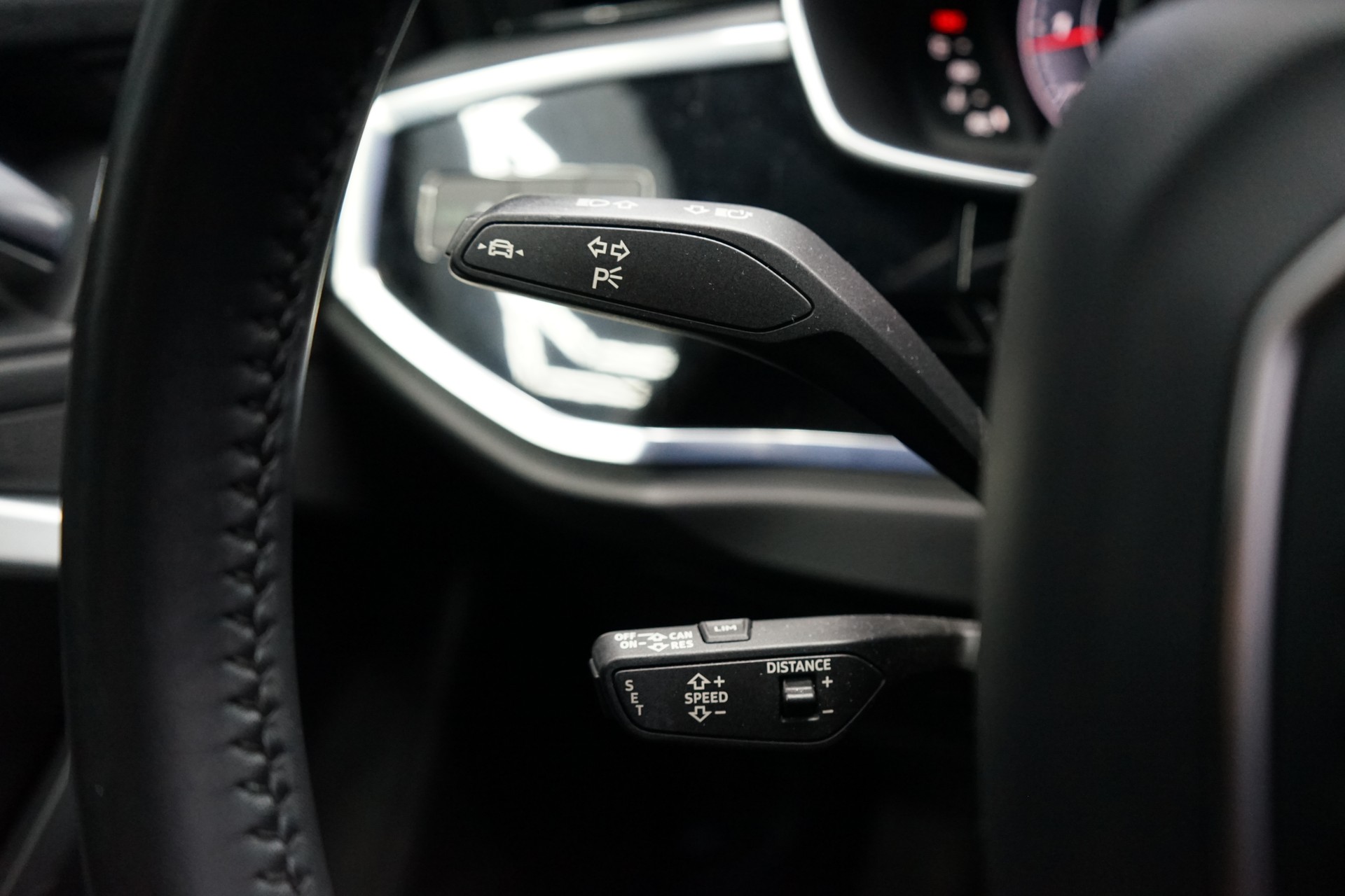 AUDI Q3 Sportback 35 TFSI S line Attraction S-tronic-image-19