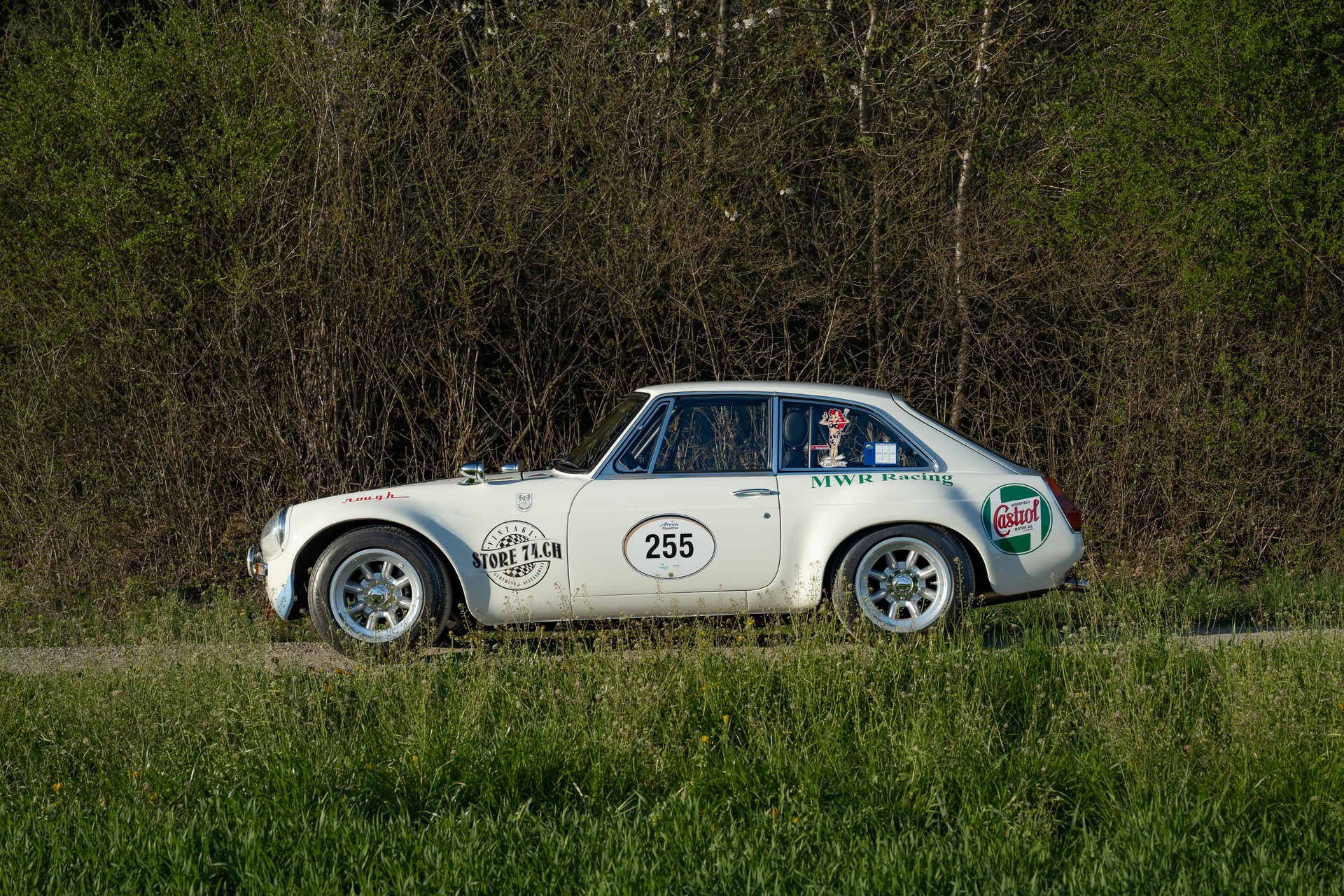 MG B GT-image-7