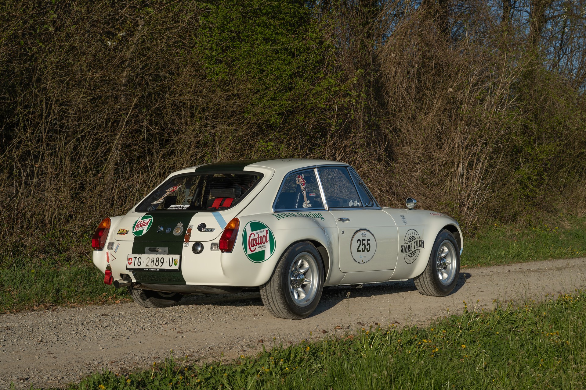 MG B GT-image-2