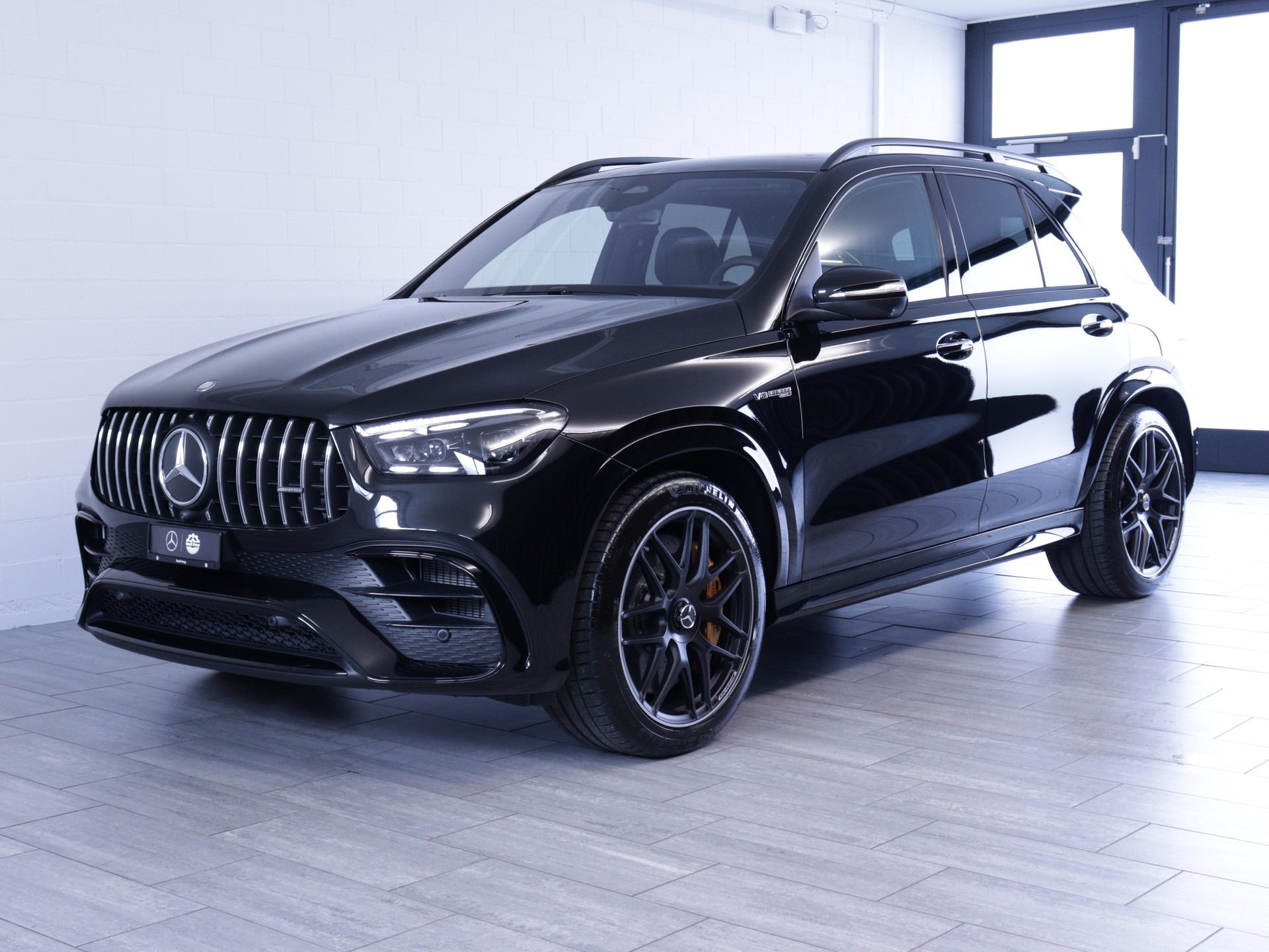 MERCEDES-BENZ GLE 63 S AMG 4matic+-showroom-element-1
