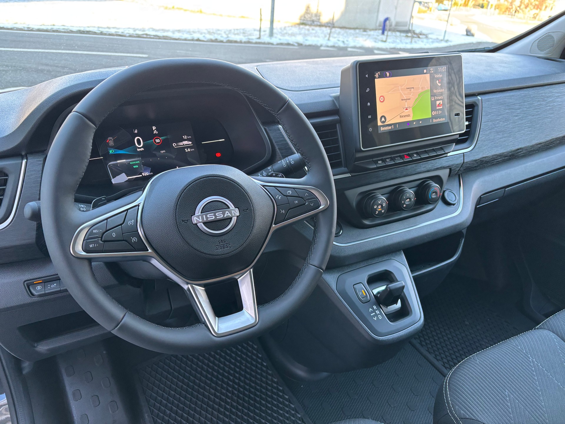 NISSAN Primastar 170 2.8L1H1 Tekna 9 Plätzer-image-12
