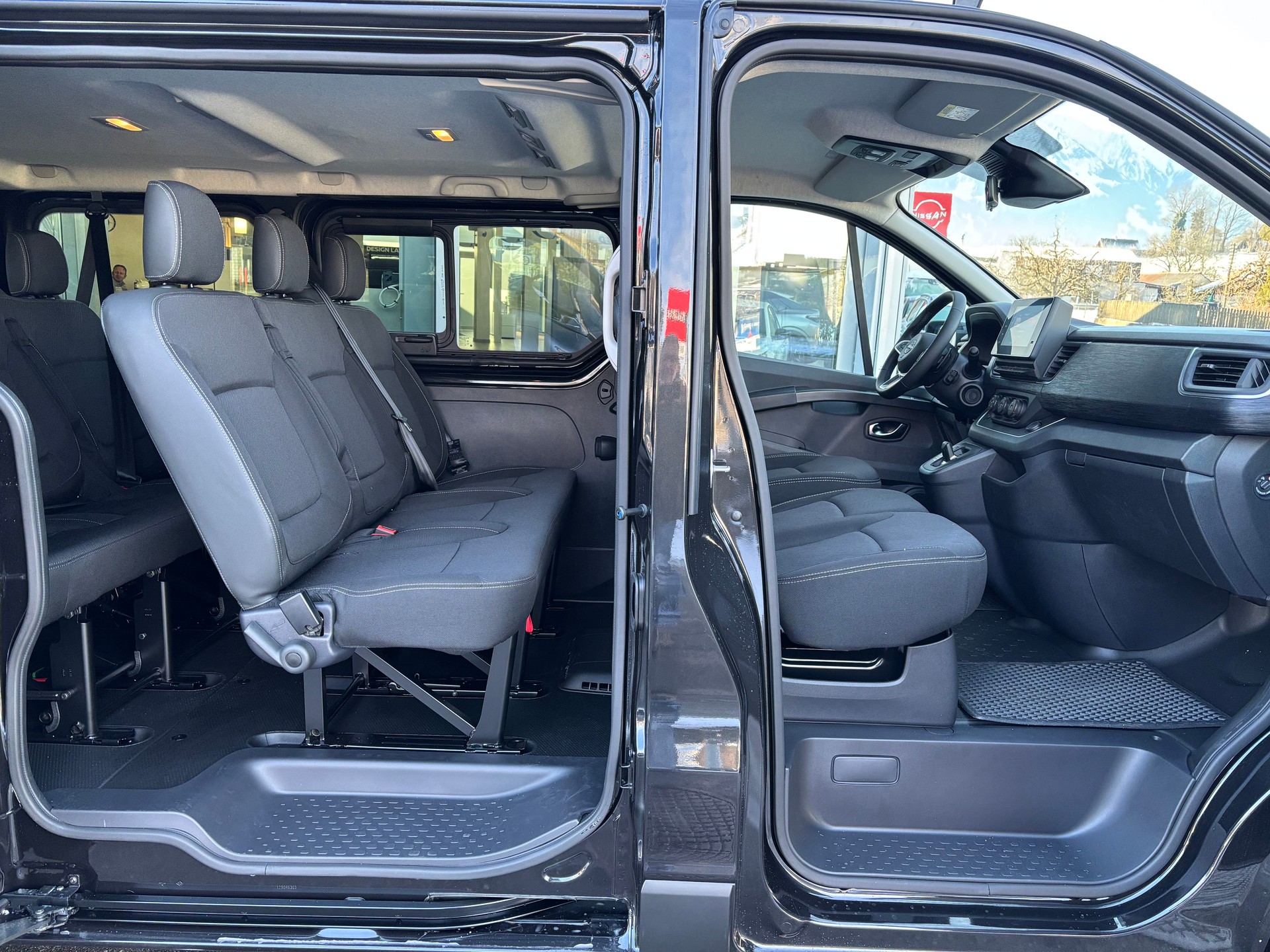 NISSAN Primastar 170 2.8L1H1 Tekna 9 Plätzer-image-7