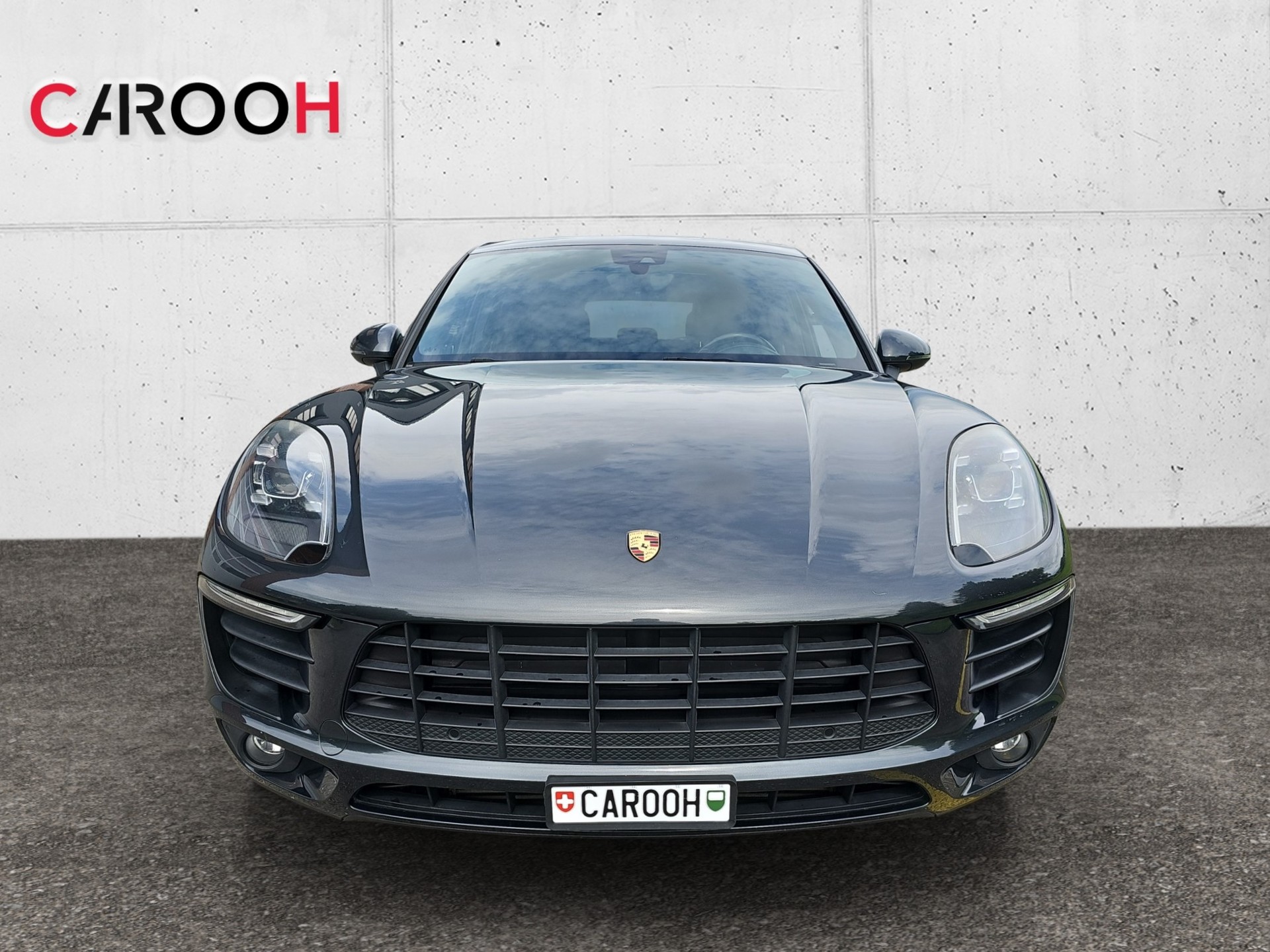 PORSCHE Macan PDK-showroom-element-1