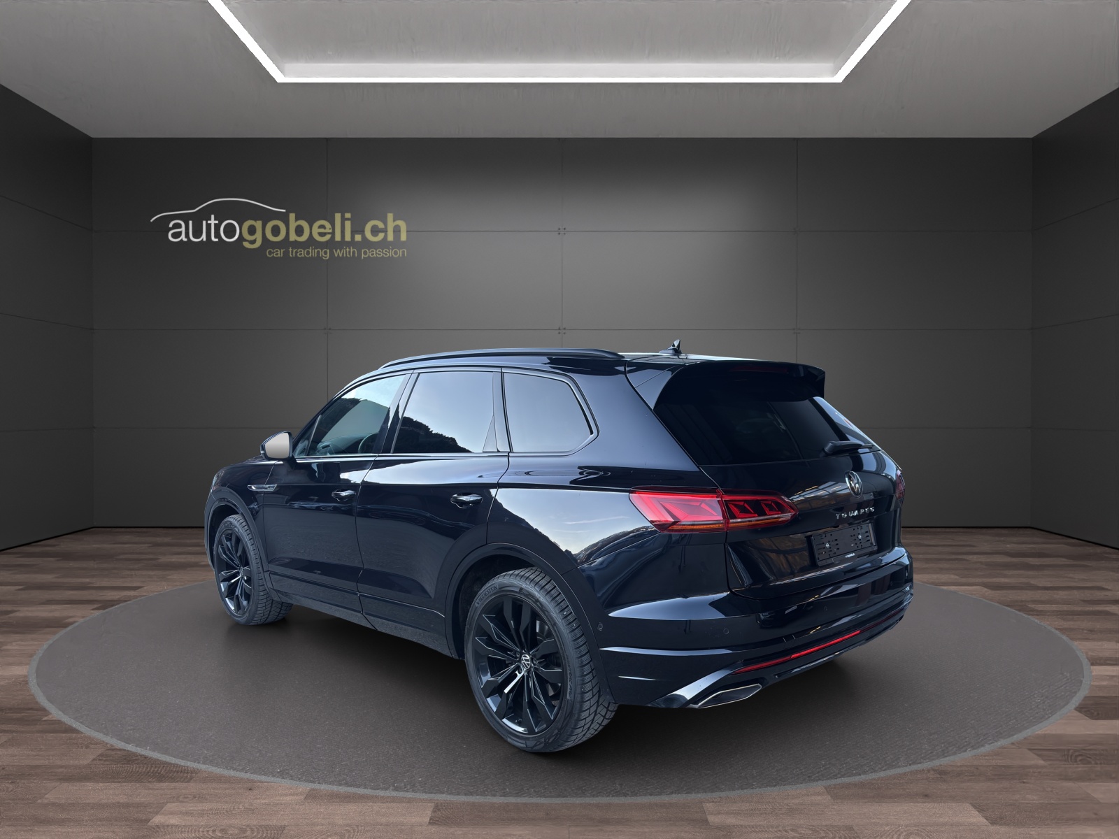 VW Touareg 3.0 TDI R Line Tiptronic-showroom-element-1