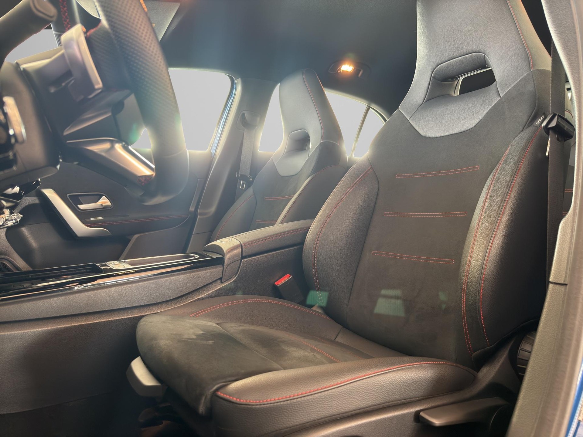 MERCEDES-BENZ A 200 AMG Line-image-10