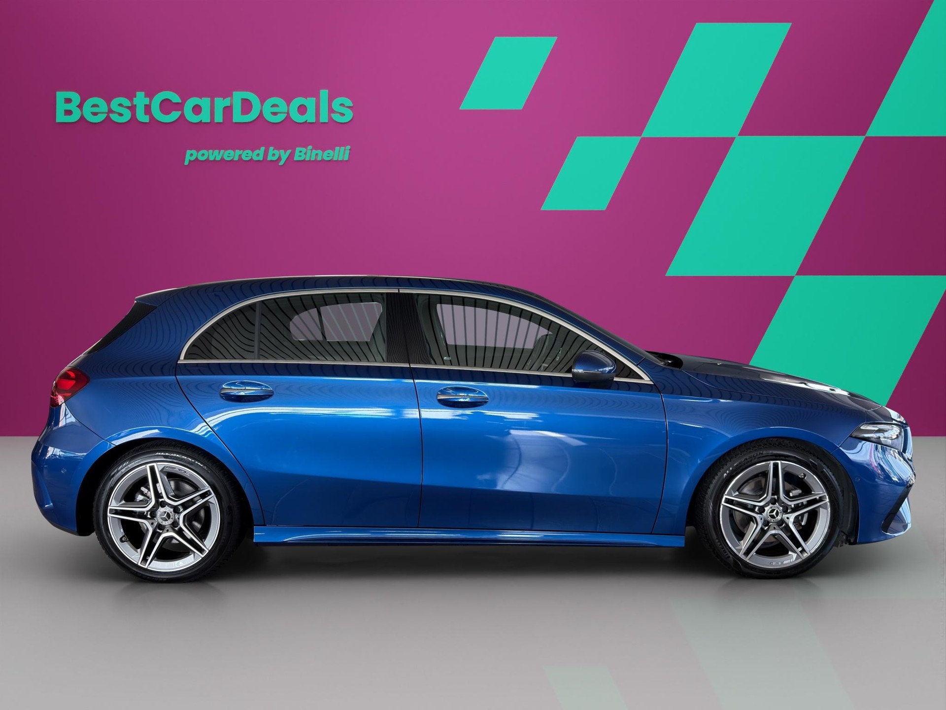 MERCEDES-BENZ A 200 AMG Line-showroom-element-1