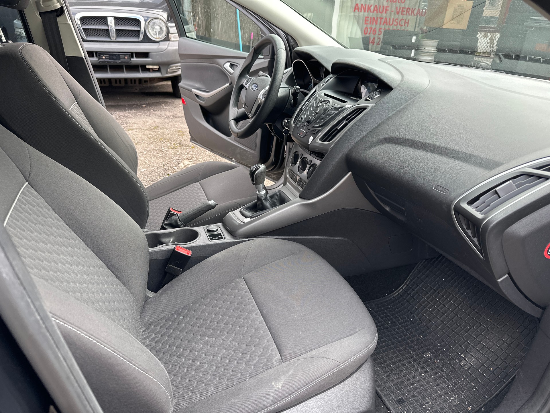 FORD Focus 1.0 SCTi Trend-image-12