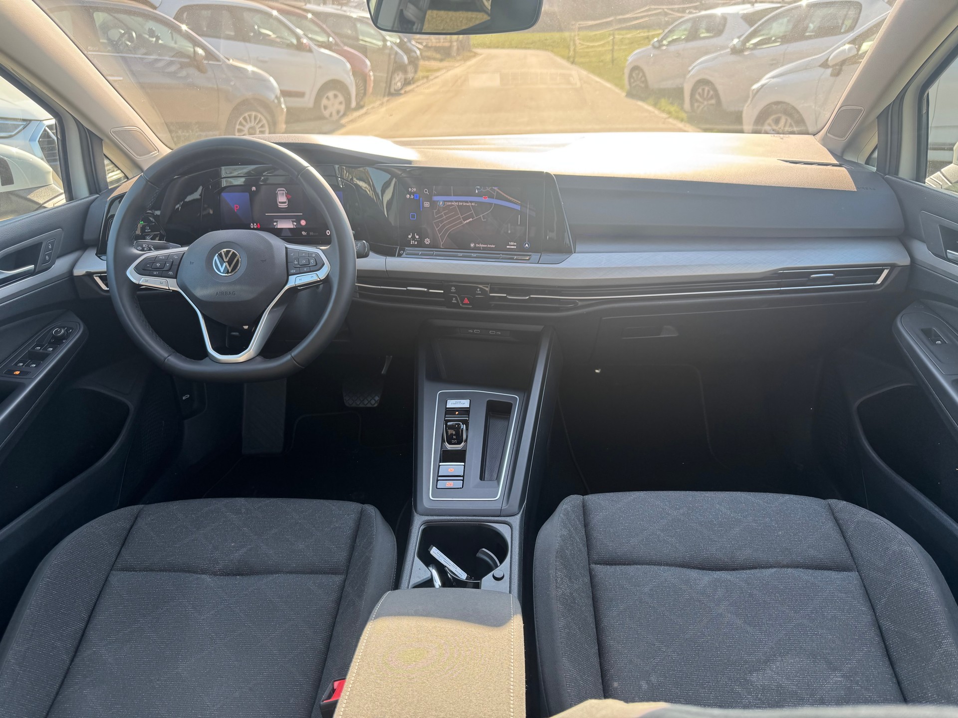 VW Golf Variant 2.0 TDI Life DSG-image-7