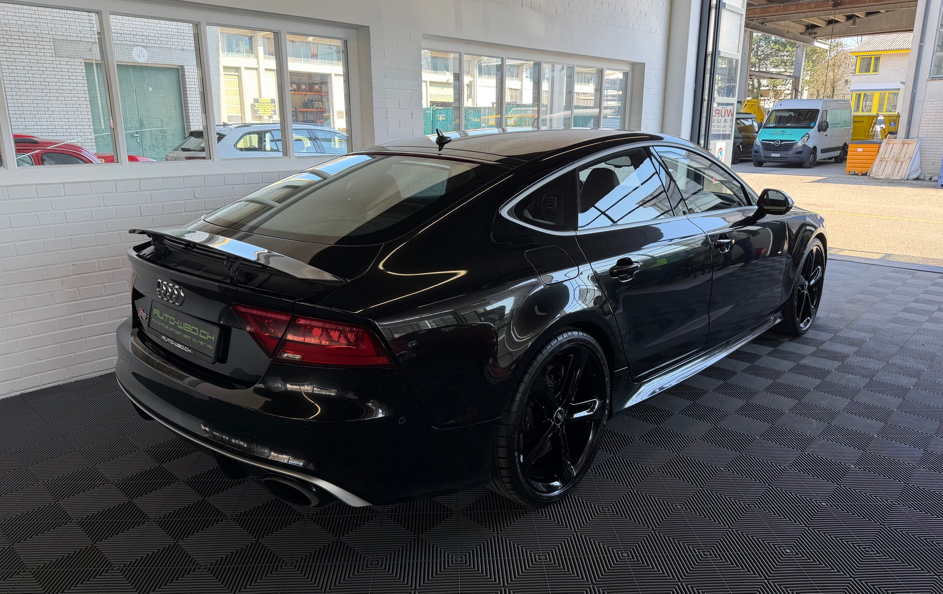 AUDI RS7 Sportback 560 PS 4X4 4.0 TFSI V8 quattro S-tronic-showroom-element-2
