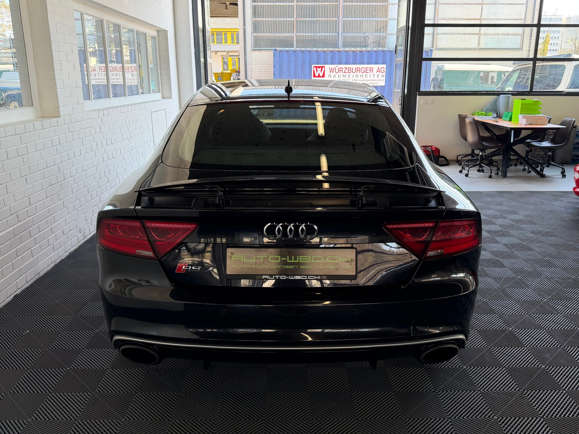 AUDI RS7 Sportback 560 PS 4X4 4.0 TFSI V8 quattro S-tronic-showroom-element-3