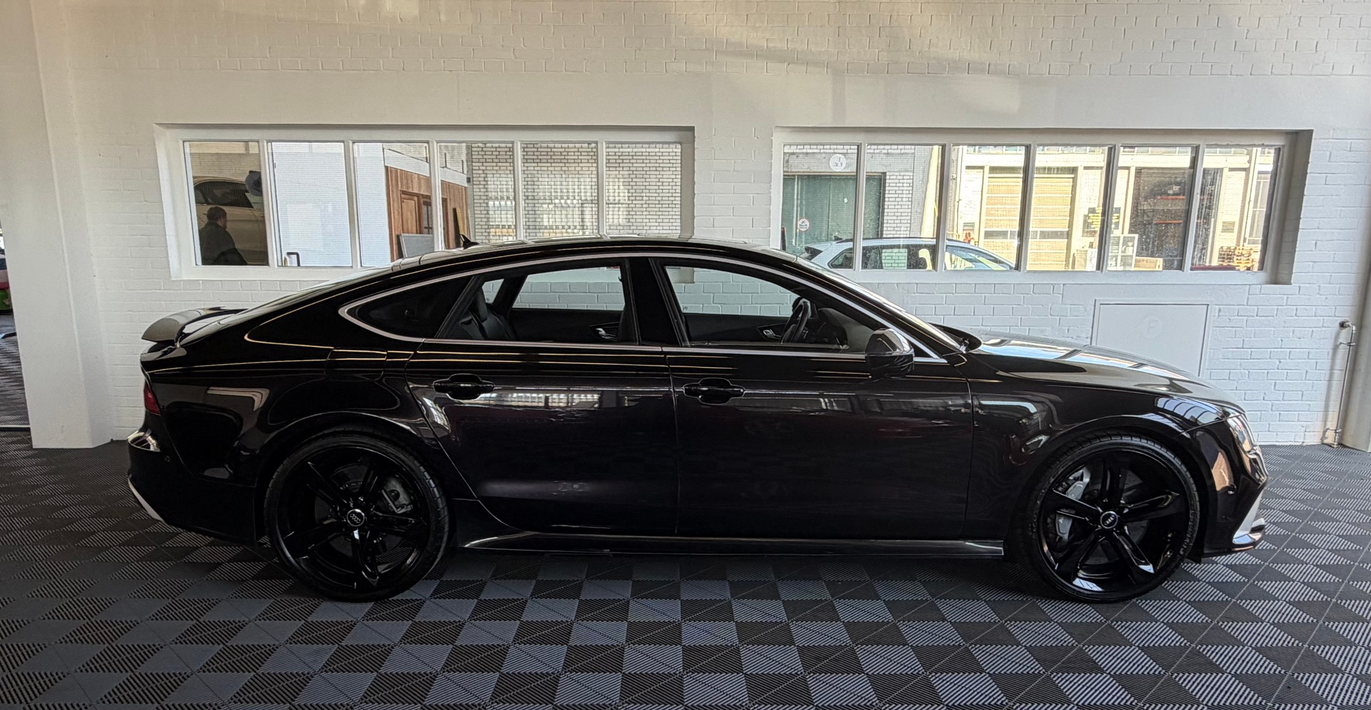 AUDI RS7 Sportback 560 PS 4X4 4.0 TFSI V8 quattro S-tronic-showroom-element-1