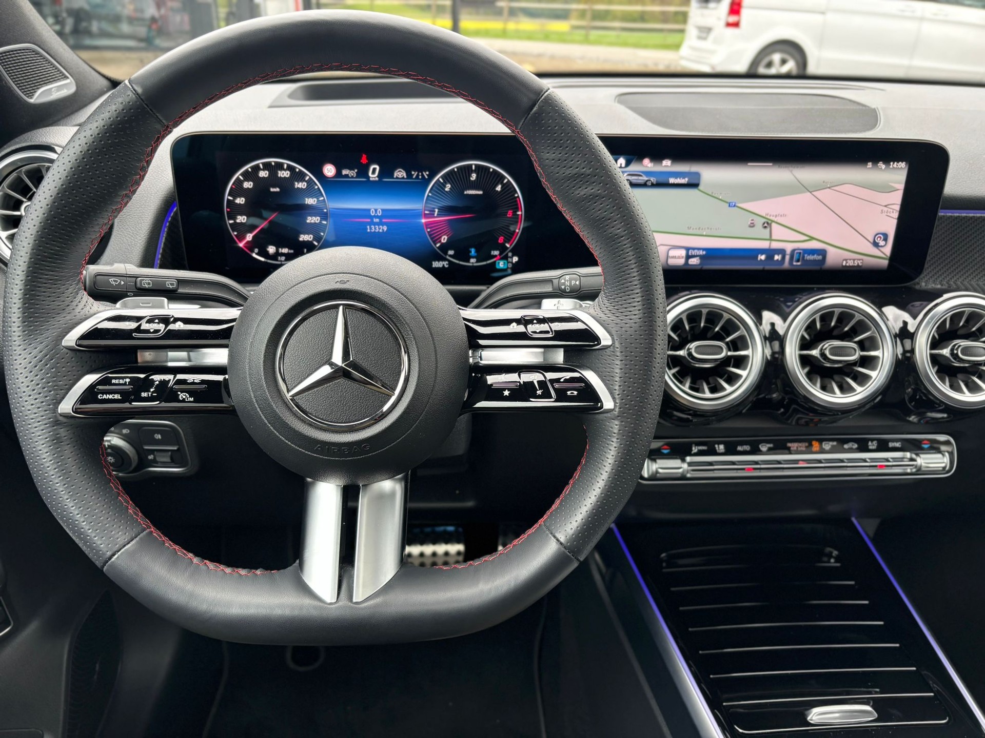 MERCEDES-BENZ GLB 220d AMG-Line 4Matic-image-10
