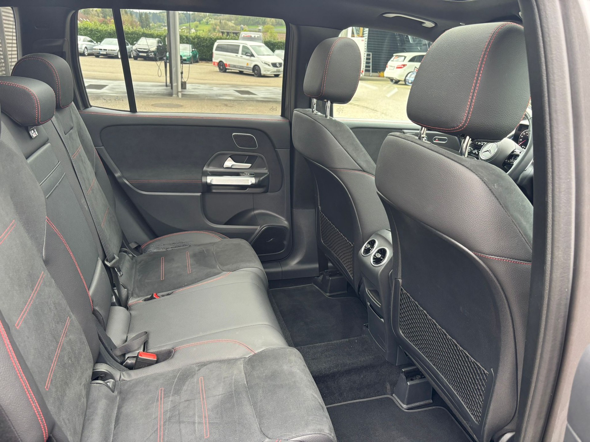 MERCEDES-BENZ GLB 220d AMG-Line 4Matic-image-9