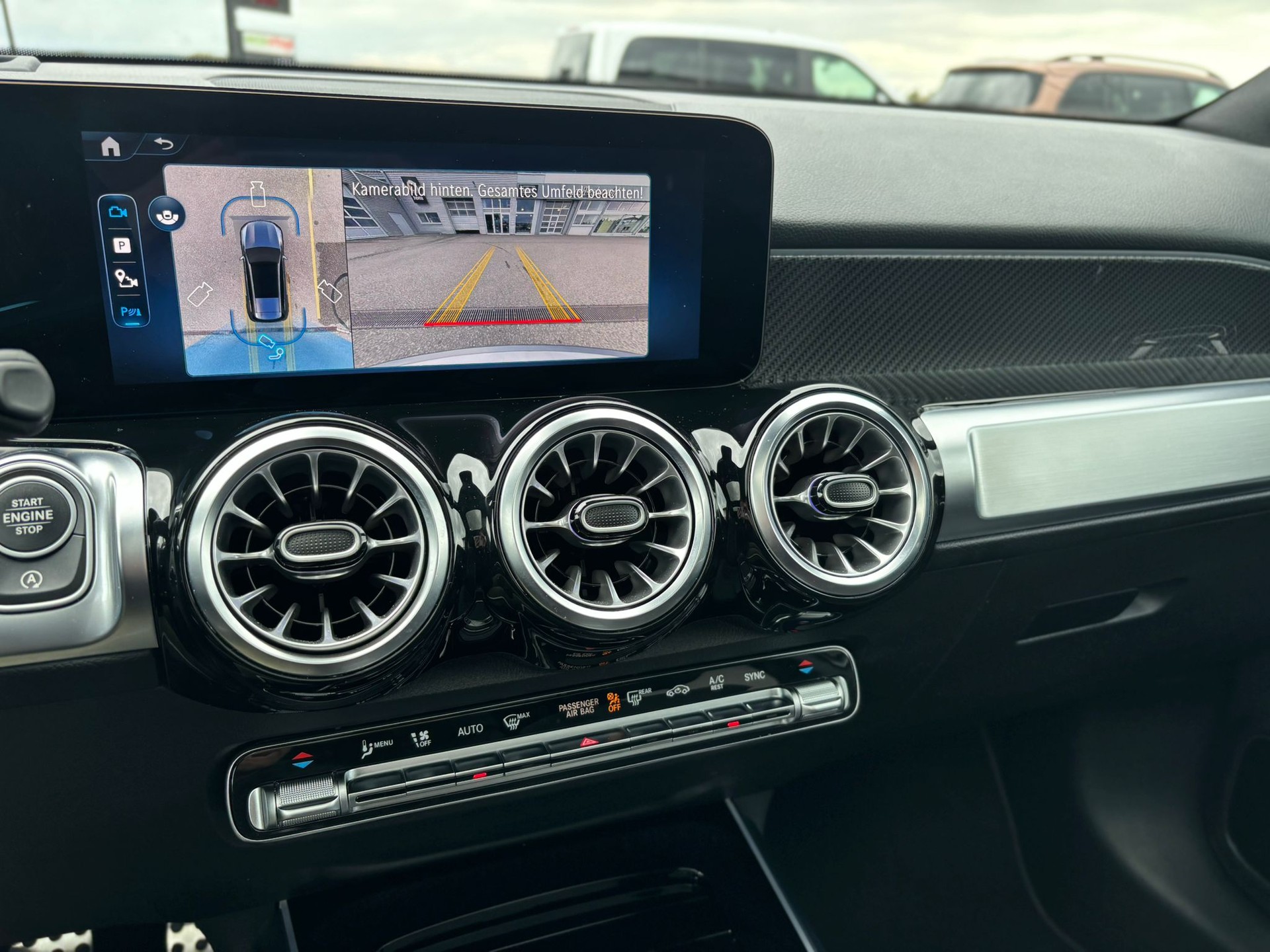 MERCEDES-BENZ GLB 220d AMG-Line 4Matic-image-11