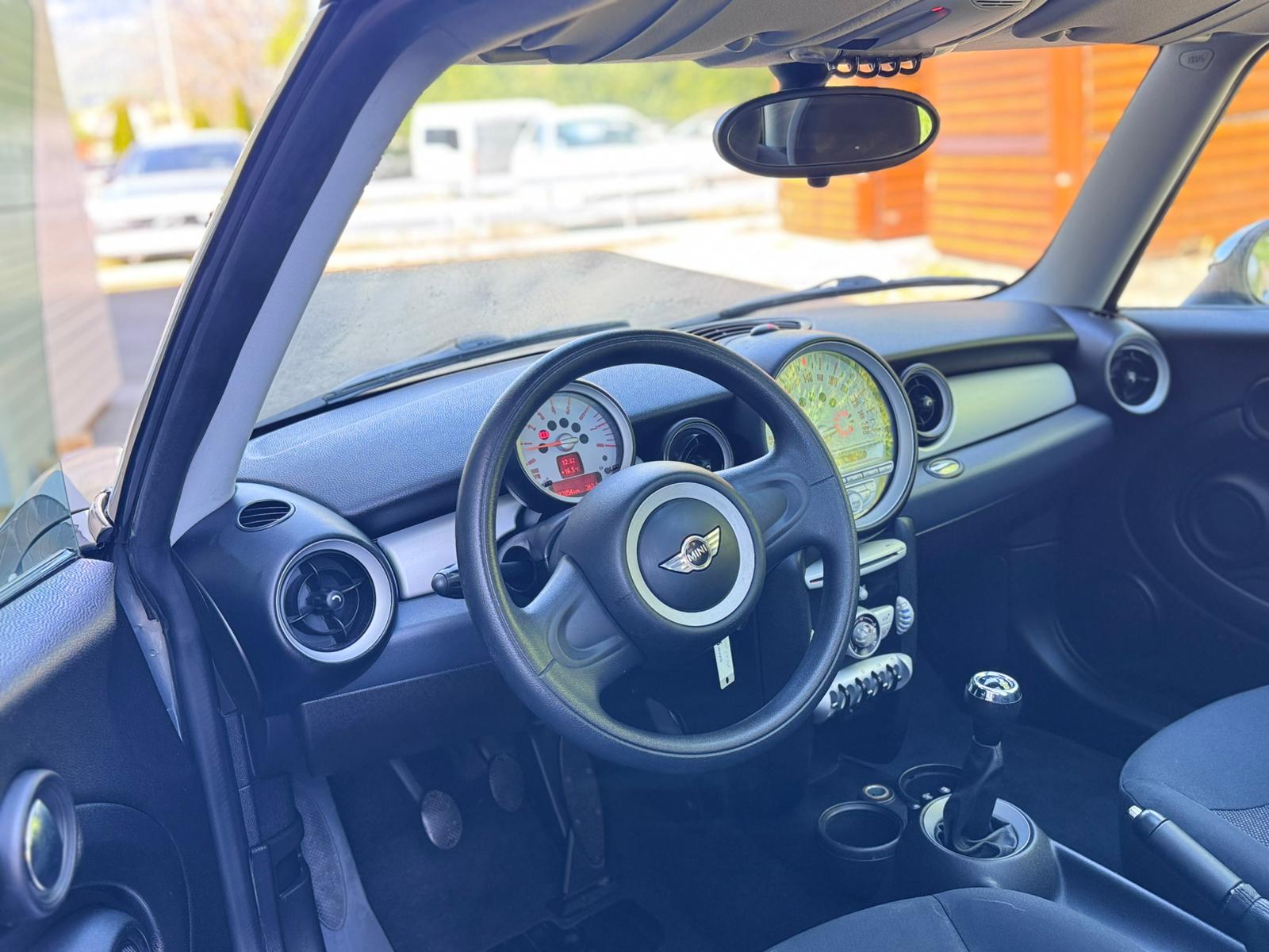 MINI One-image-18