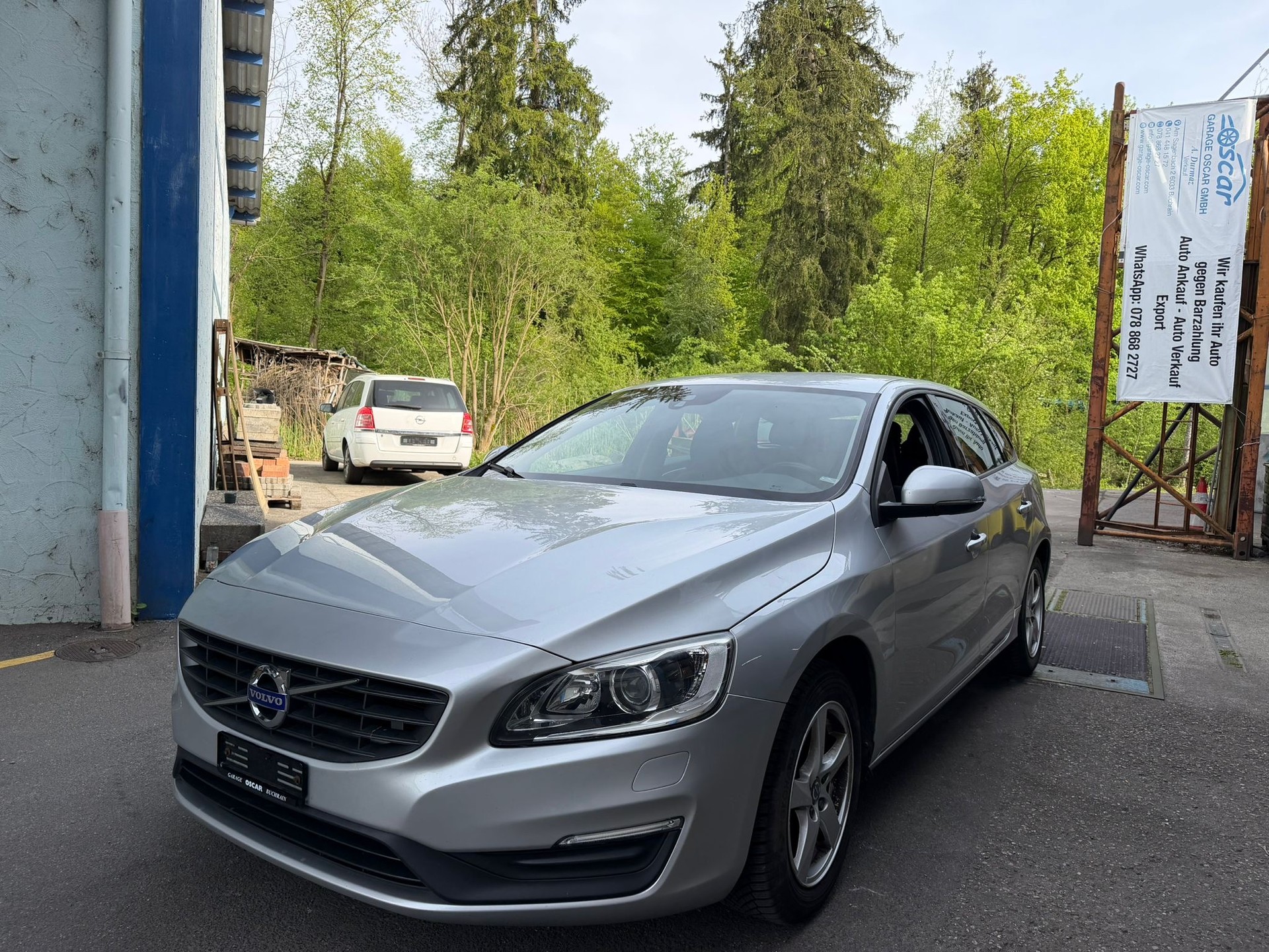 VOLVO V60 D2 Momentum Geartronic-image-10
