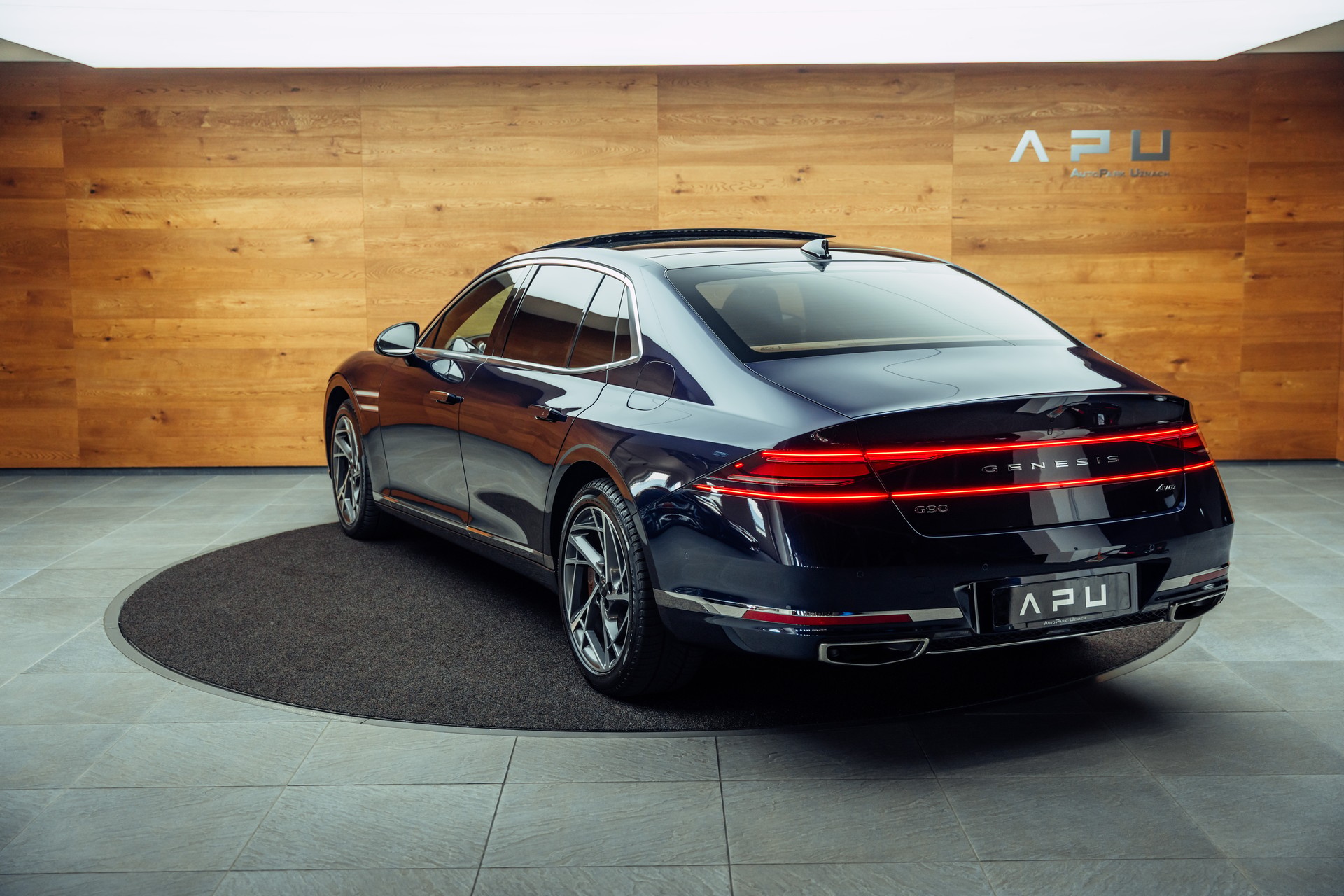 GENESIS G90 Luxury Plus AWD-showroom-element-2