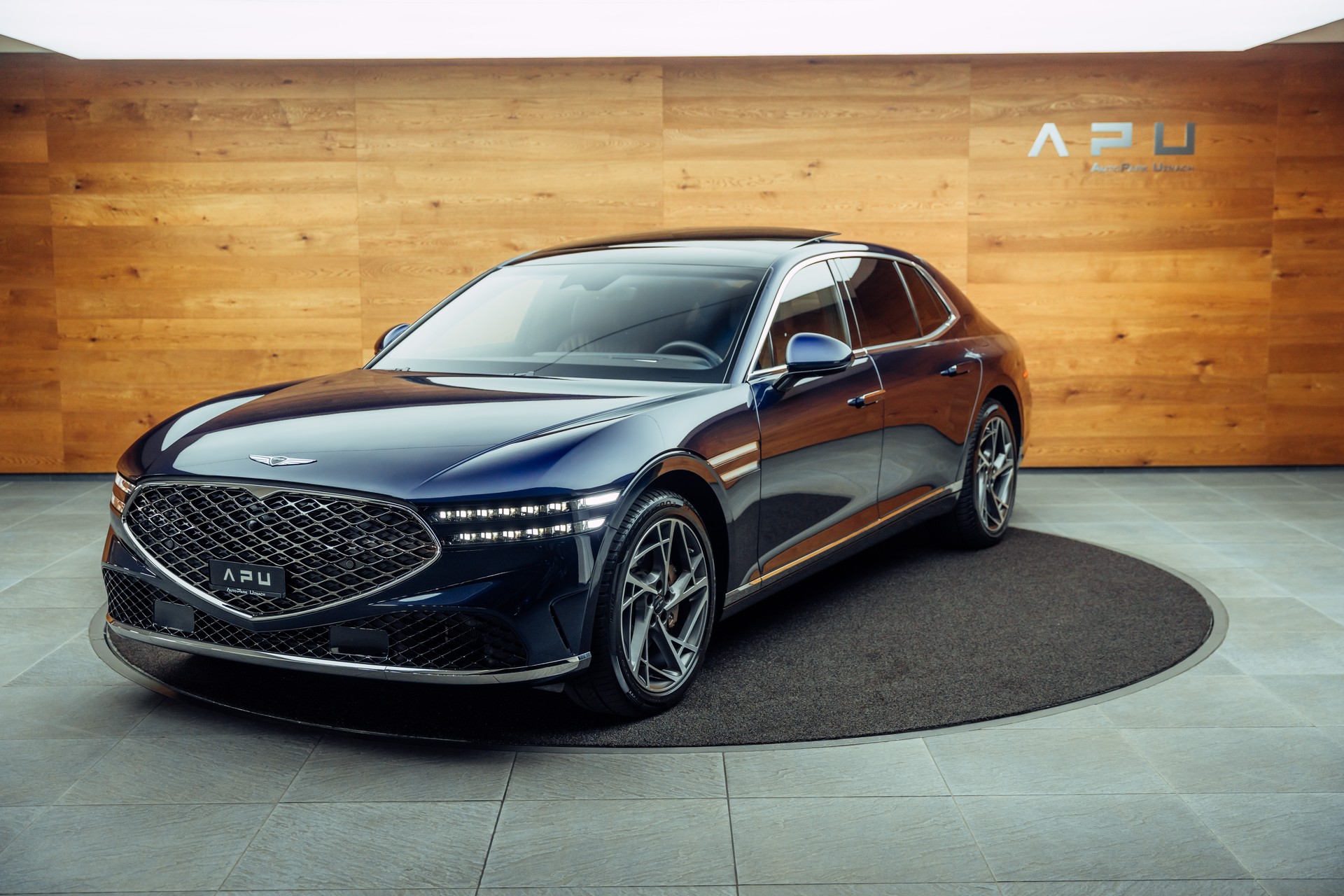 GENESIS G90 Luxury Plus AWD-showroom-element-3