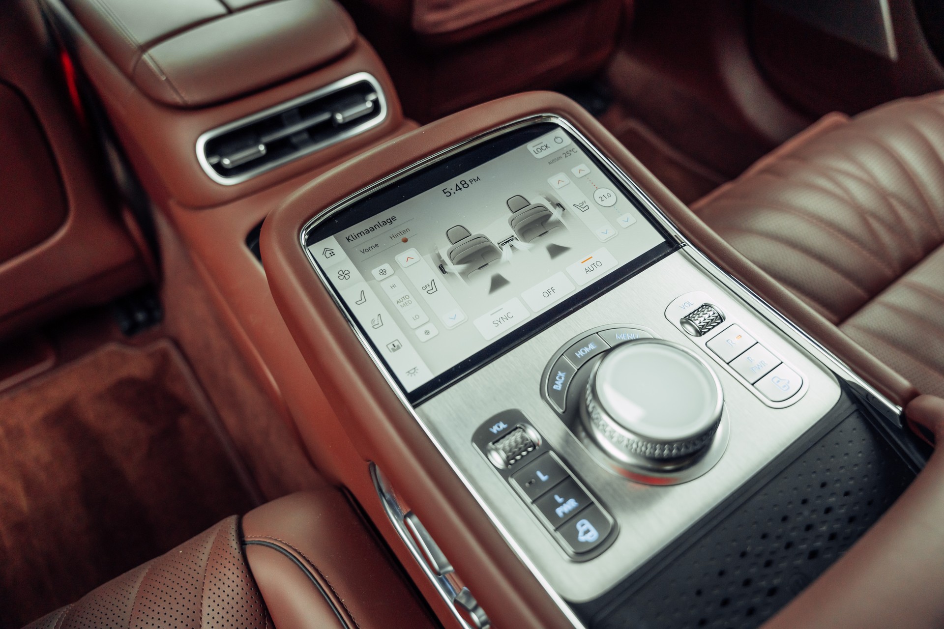 GENESIS G90 Luxury Plus AWD-image-16